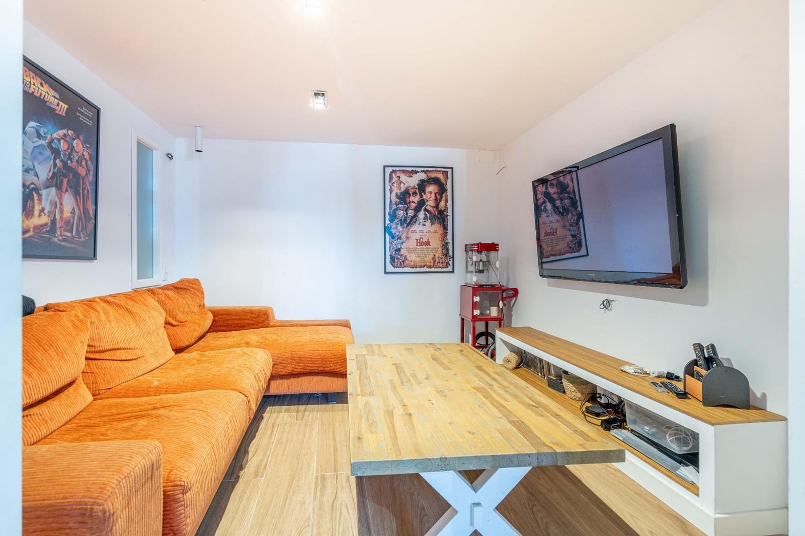 4 bedroom Villa for sale in La Canada with pool garage - € 1,060,000 (Ref: 9388089)