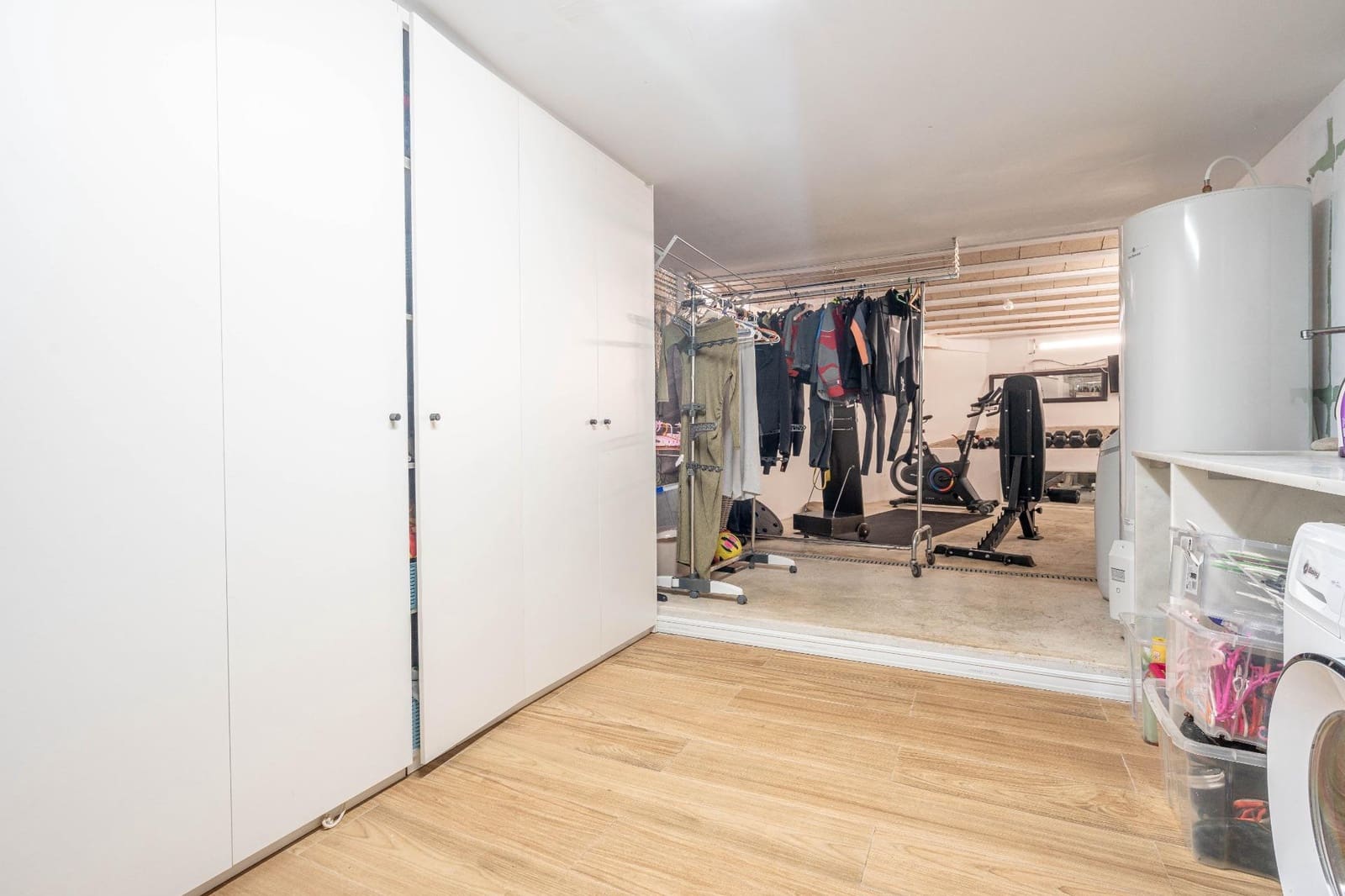 4 bedroom Villa for sale in La Canada with pool garage - € 1,060,000 (Ref: 9388089)