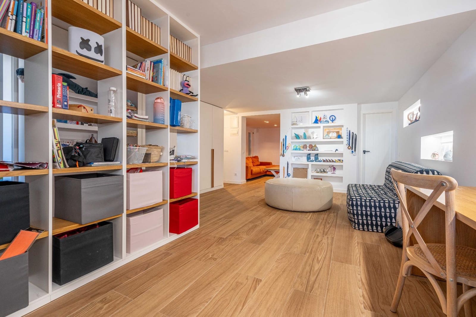 4 bedroom Villa for sale in La Canada with pool garage - € 1,060,000 (Ref: 9388089)