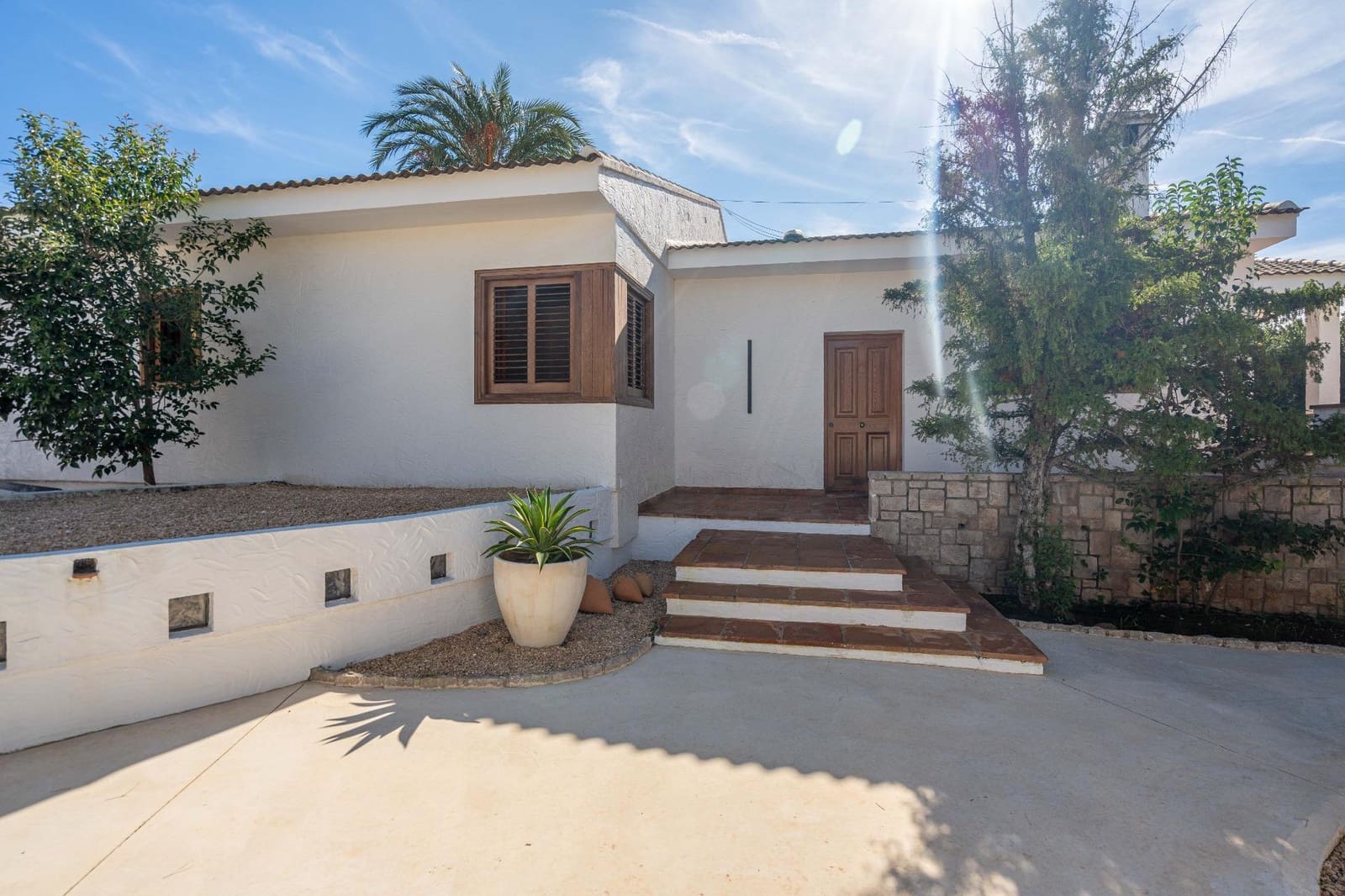 4 bedroom Villa for sale in La Canada with pool garage - € 1,060,000 (Ref: 9388089)