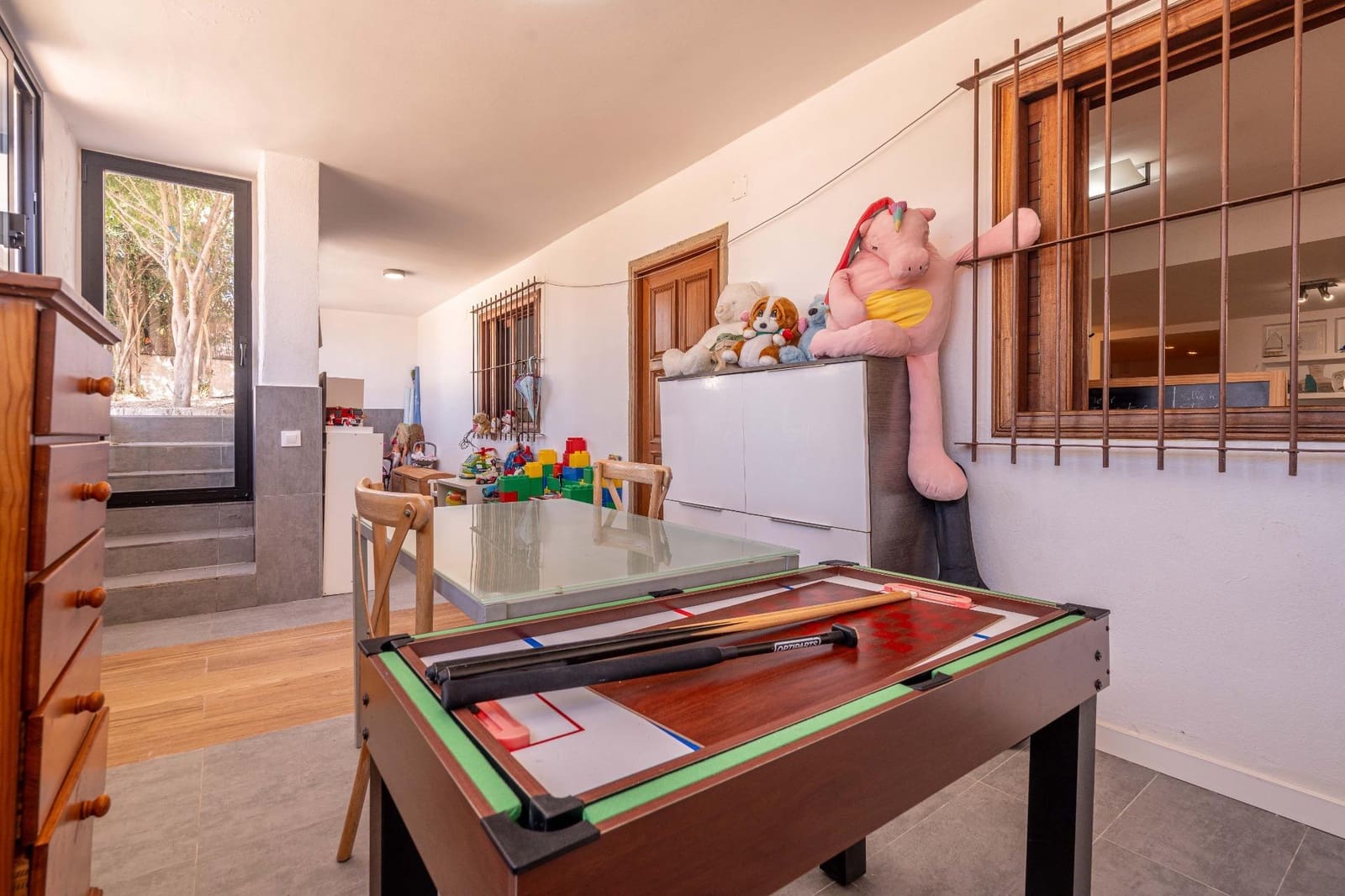 4 bedroom Villa for sale in La Canada with pool garage - € 1,060,000 (Ref: 9388089)