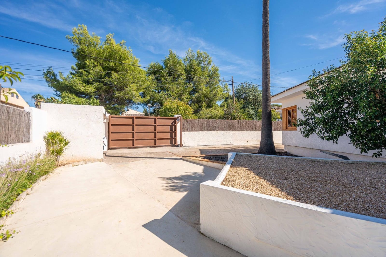 4 bedroom Villa for sale in La Canada with pool garage - € 1,060,000 (Ref: 9388089)