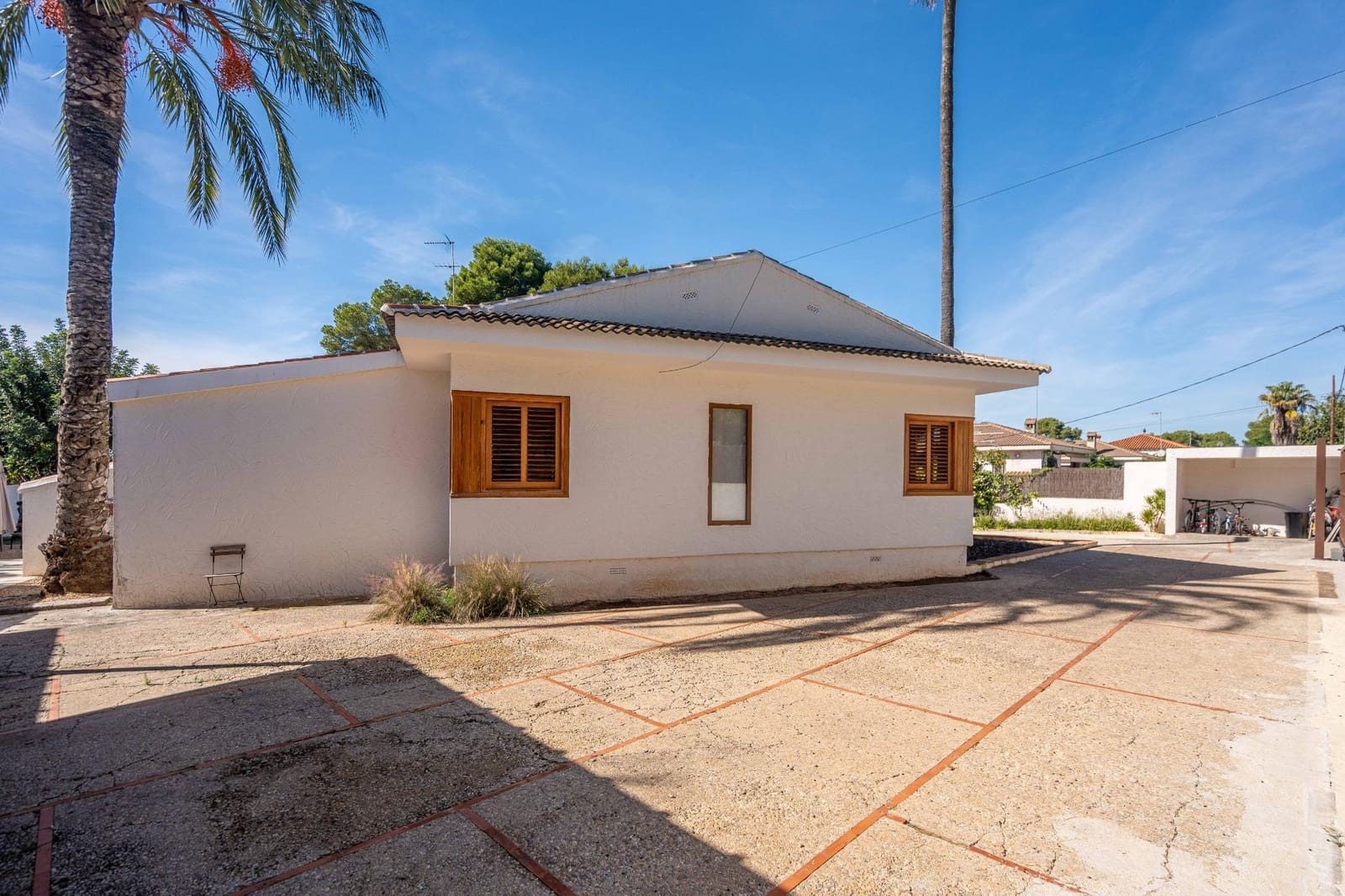 4 bedroom Villa for sale in La Canada with pool garage - € 1,060,000 (Ref: 9388089)