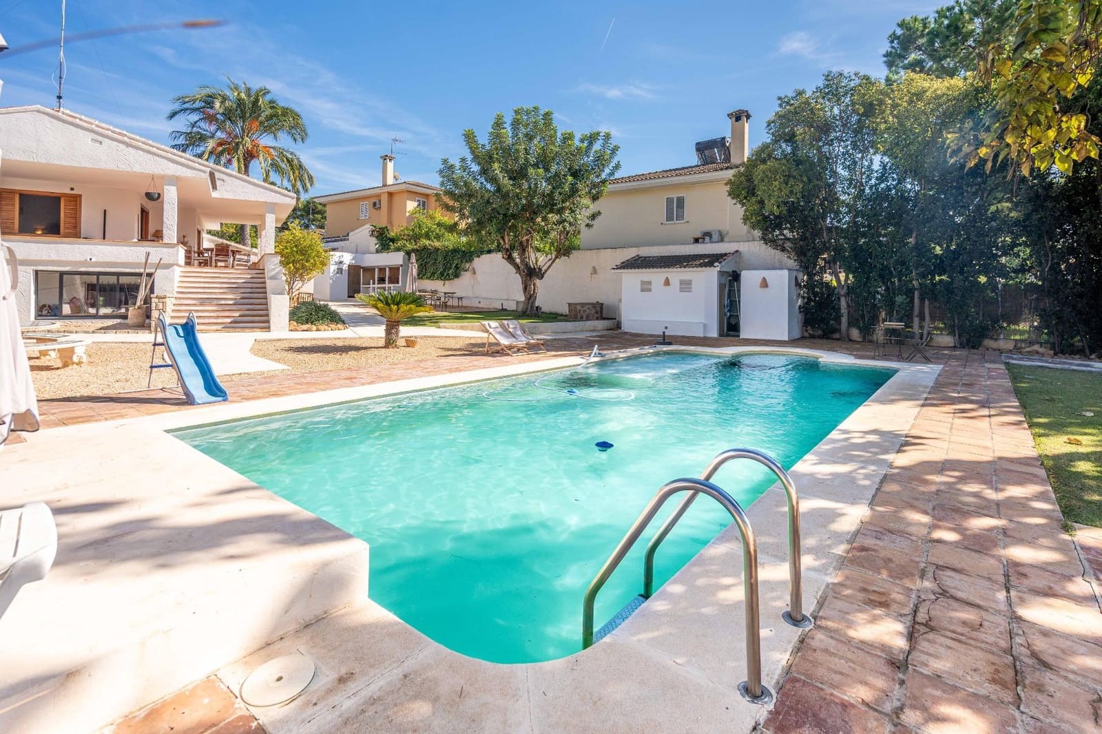 4 bedroom Villa for sale in La Canada with pool garage - € 1,060,000 (Ref: 9388089)