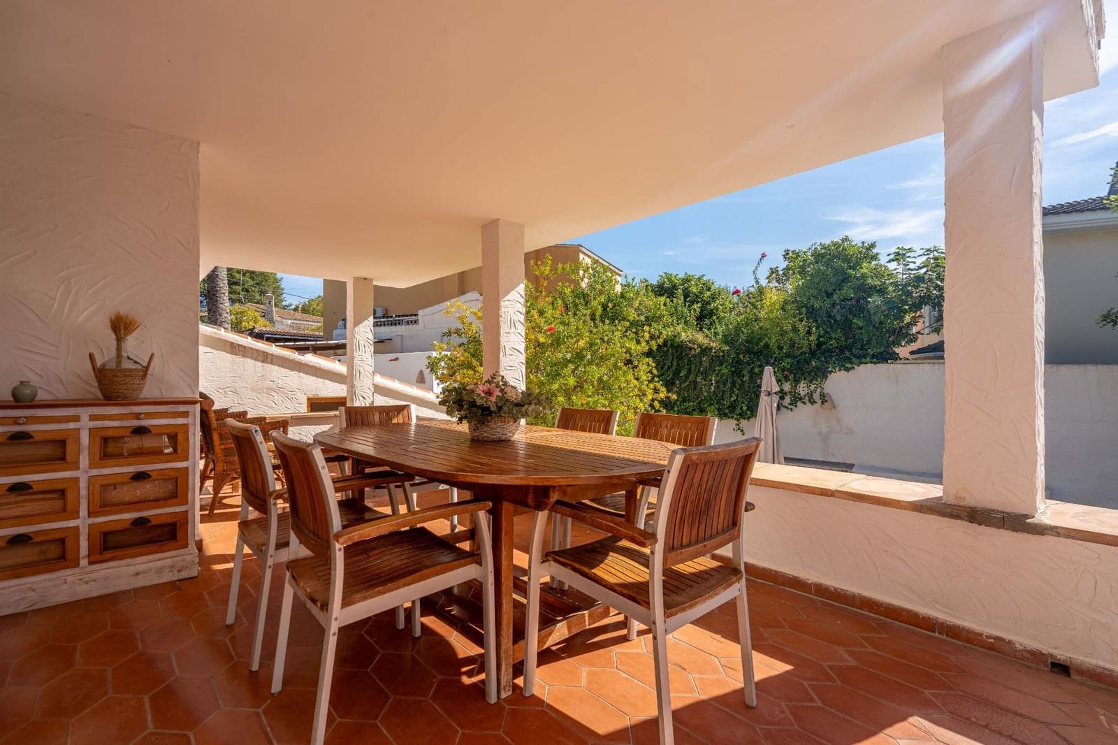 4 bedroom Villa for sale in La Canada with pool garage - € 1,060,000 (Ref: 9388089)