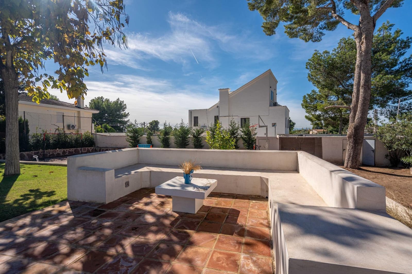 4 bedroom Villa for sale in La Canada with pool garage - € 1,060,000 (Ref: 9388089)