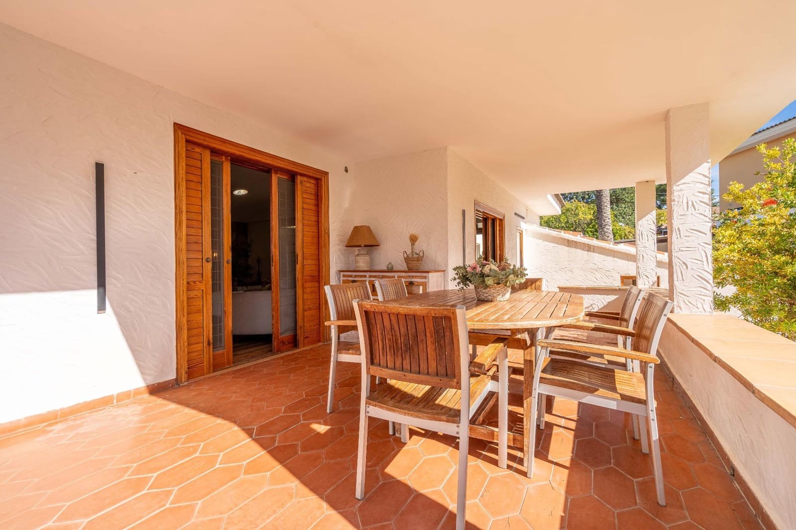 4 bedroom Villa for sale in La Canada with pool garage - € 1,060,000 (Ref: 9388089)