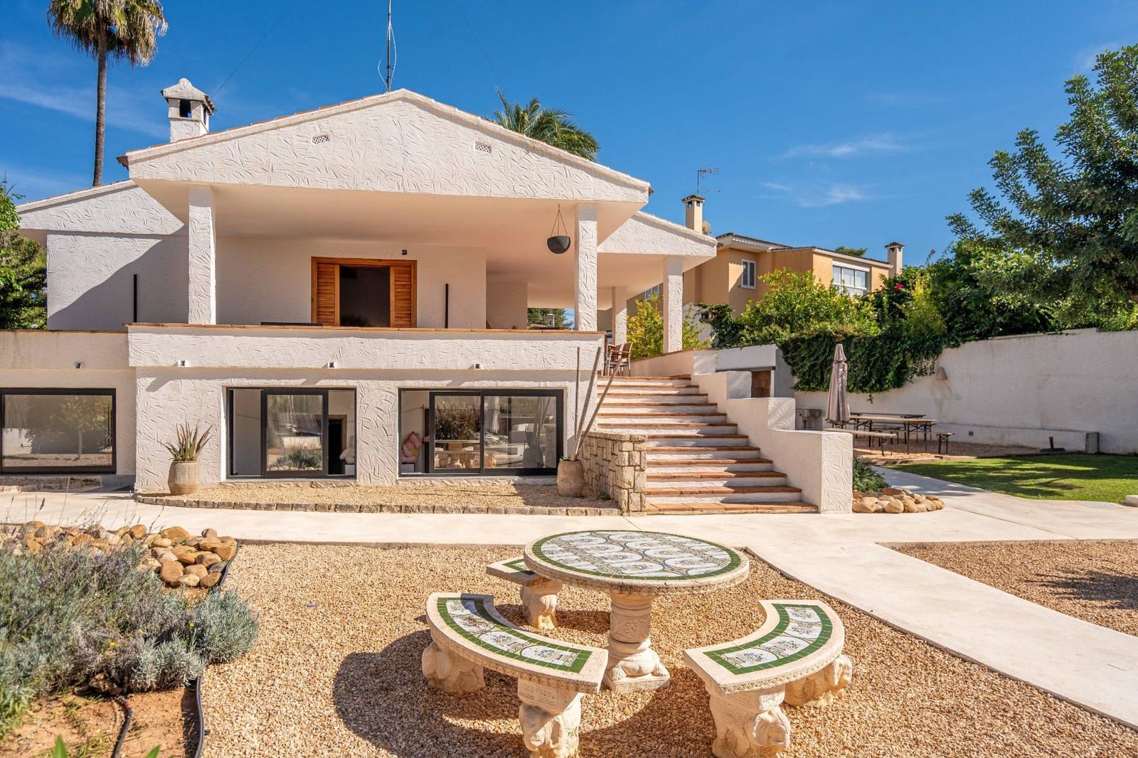 4 bedroom Villa for sale in La Canada with pool garage - € 1,060,000 (Ref: 9388089)