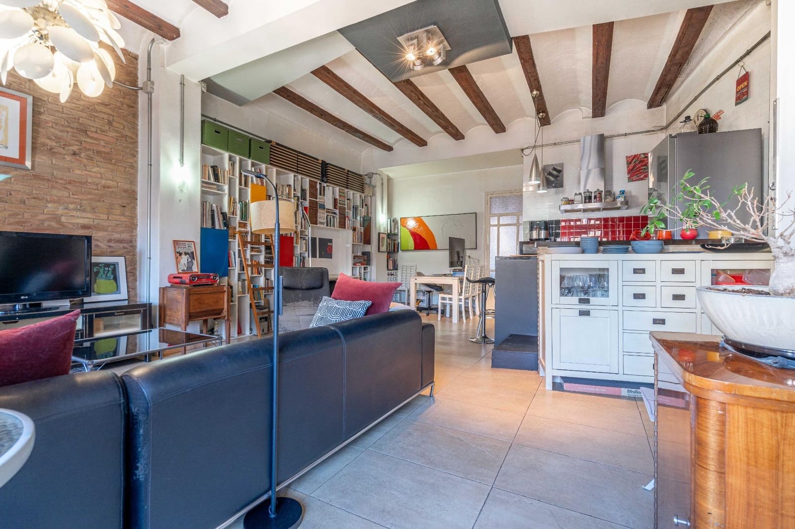 3 soveværelse Lejlighed til salg i Valencia by - € 330.000 (Ref: 9416022)