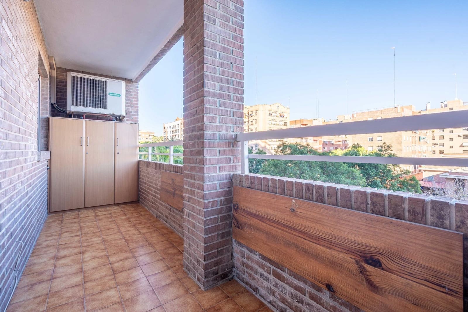 3 slaapkamer Flat te koop in Valencia stad - € 360.000 (Ref: 9422283)