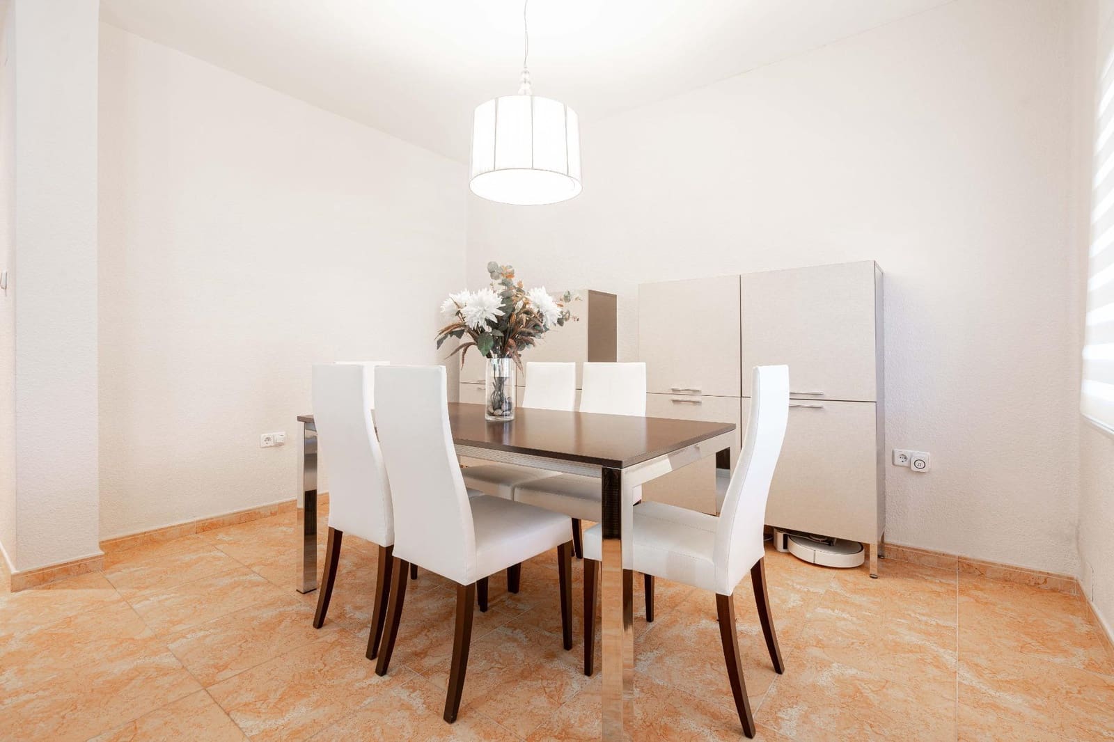 5 makuuhuone Huvila myytävänä paikassa La Canada mukana uima-altaan - 460 000 € (Ref: 9427411)