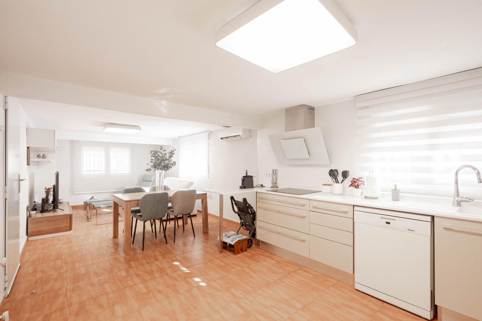 5 makuuhuone Huvila myytävänä paikassa La Canada mukana uima-altaan - 460 000 € (Ref: 9427411)