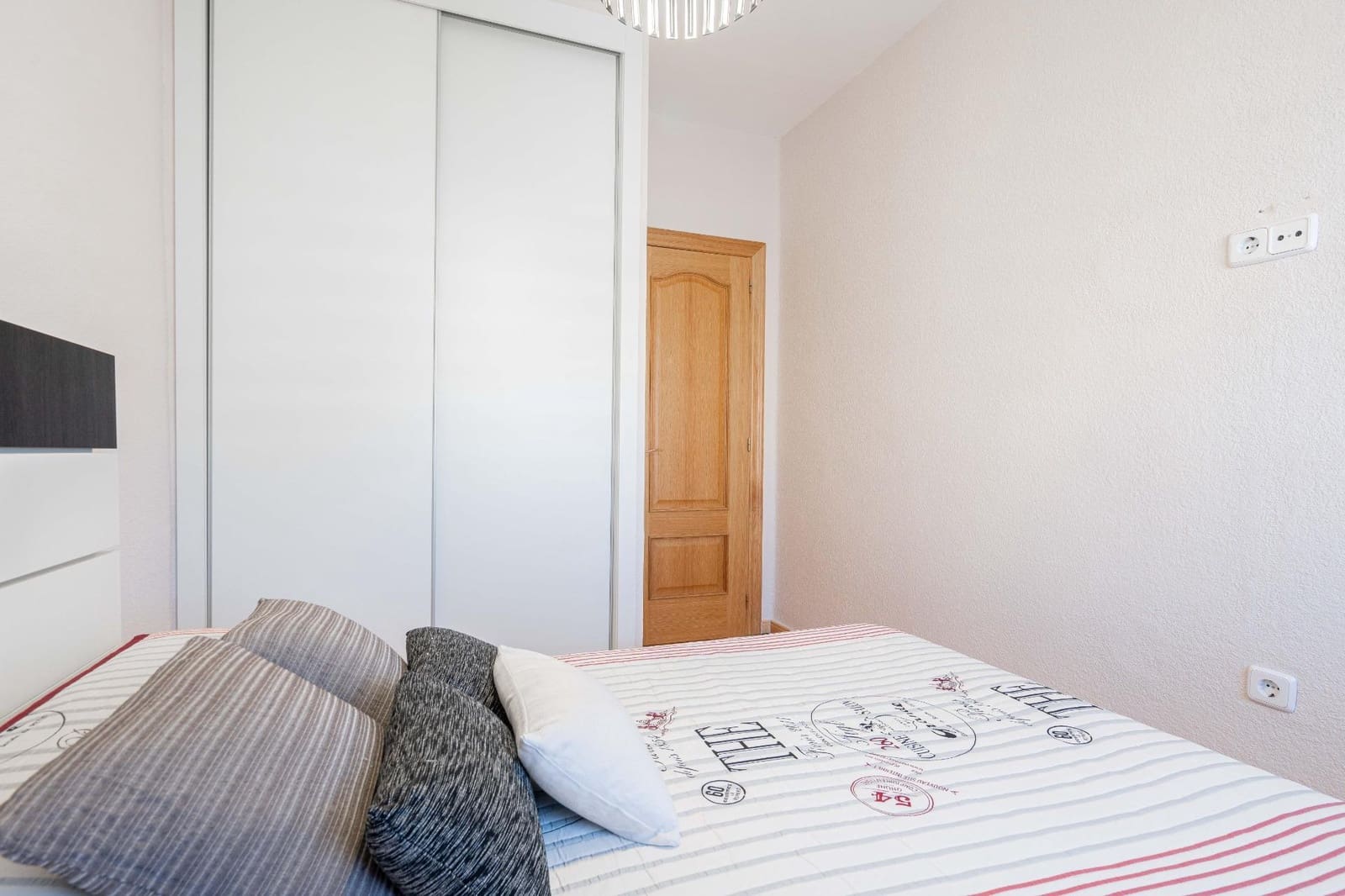 5 makuuhuone Huvila myytävänä paikassa La Canada mukana uima-altaan - 460 000 € (Ref: 9427411)