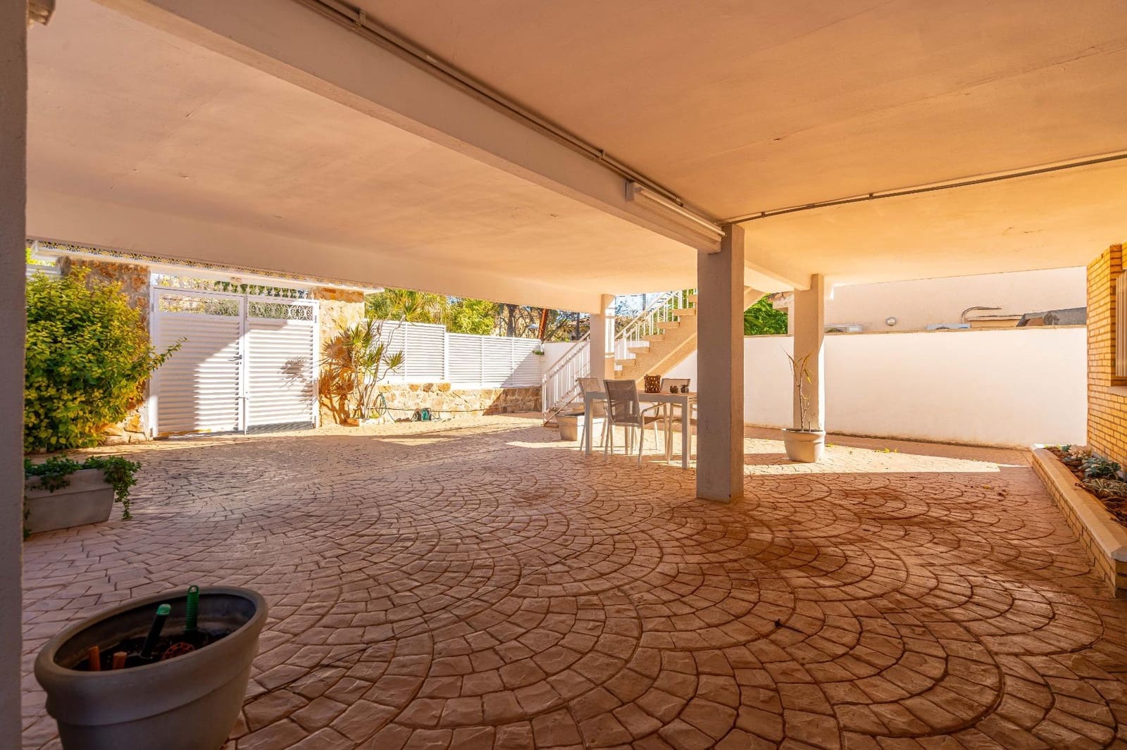 5 makuuhuone Huvila myytävänä paikassa La Canada mukana uima-altaan - 460 000 € (Ref: 9427411)