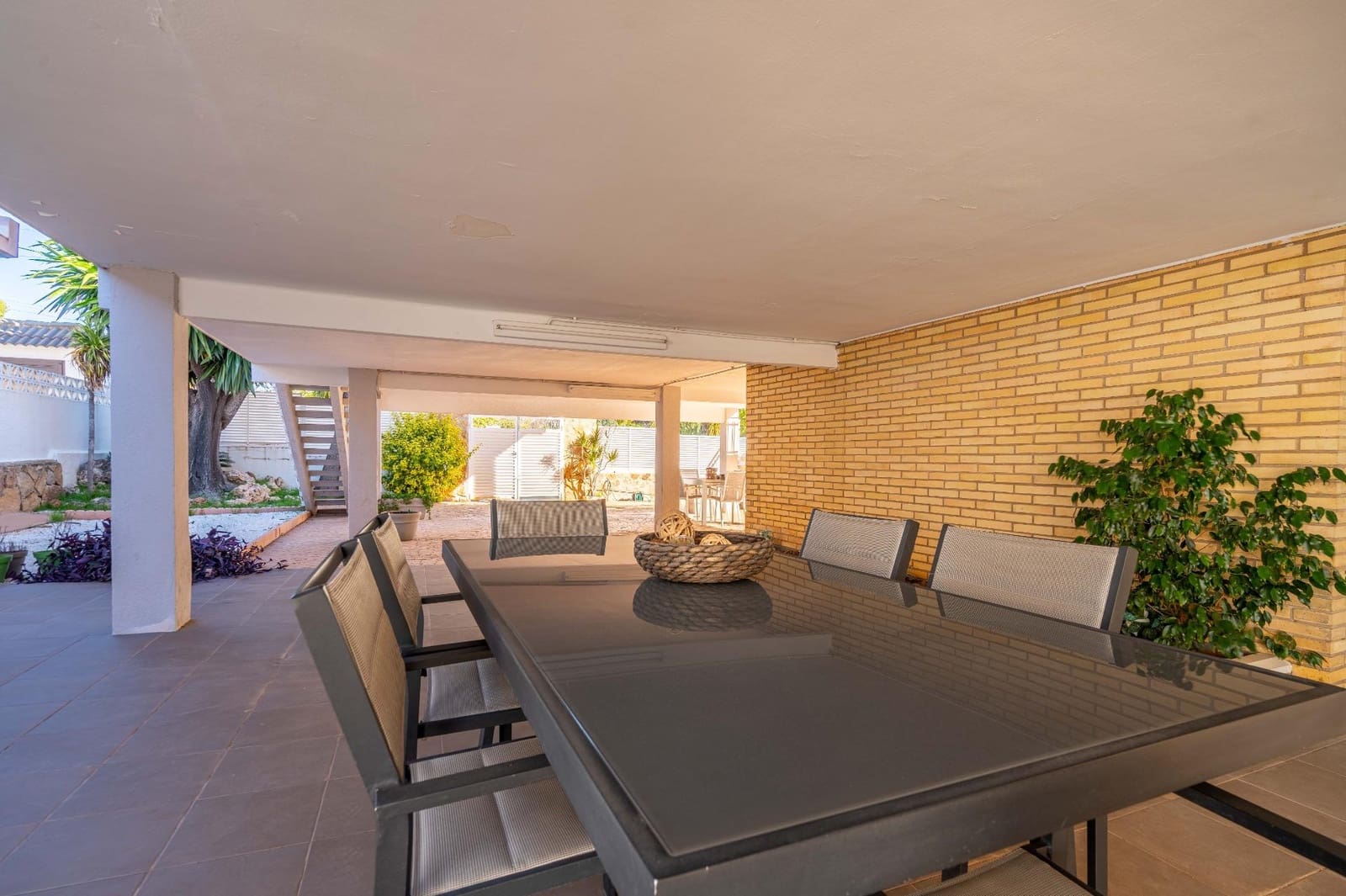 5 makuuhuone Huvila myytävänä paikassa La Canada mukana uima-altaan - 460 000 € (Ref: 9427411)