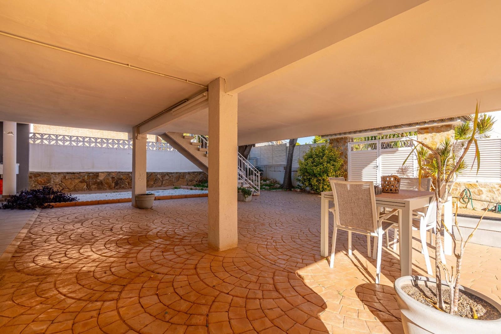 5 makuuhuone Huvila myytävänä paikassa La Canada mukana uima-altaan - 460 000 € (Ref: 9427411)