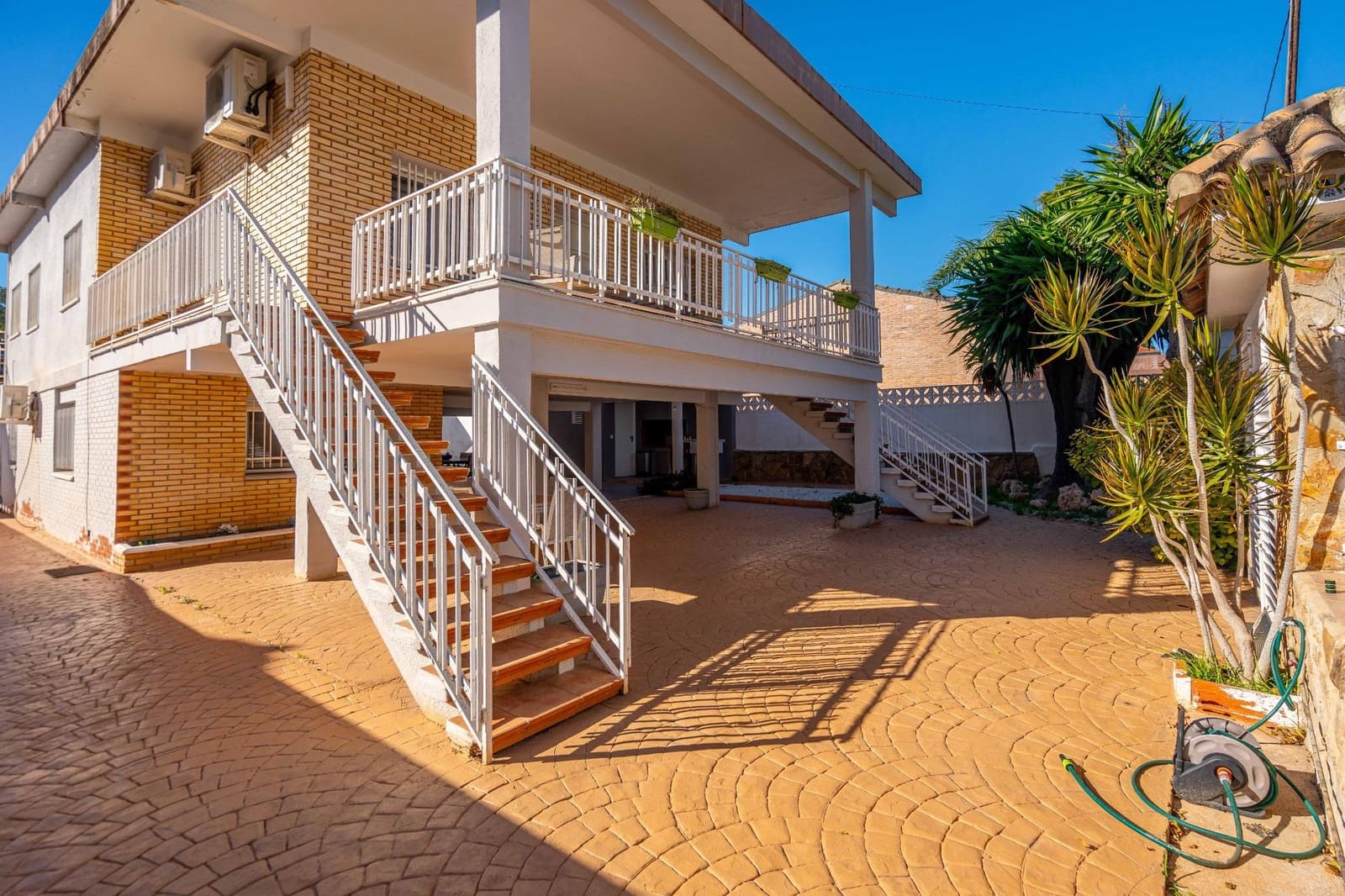 5 makuuhuone Huvila myytävänä paikassa La Canada mukana uima-altaan - 460 000 € (Ref: 9427411)