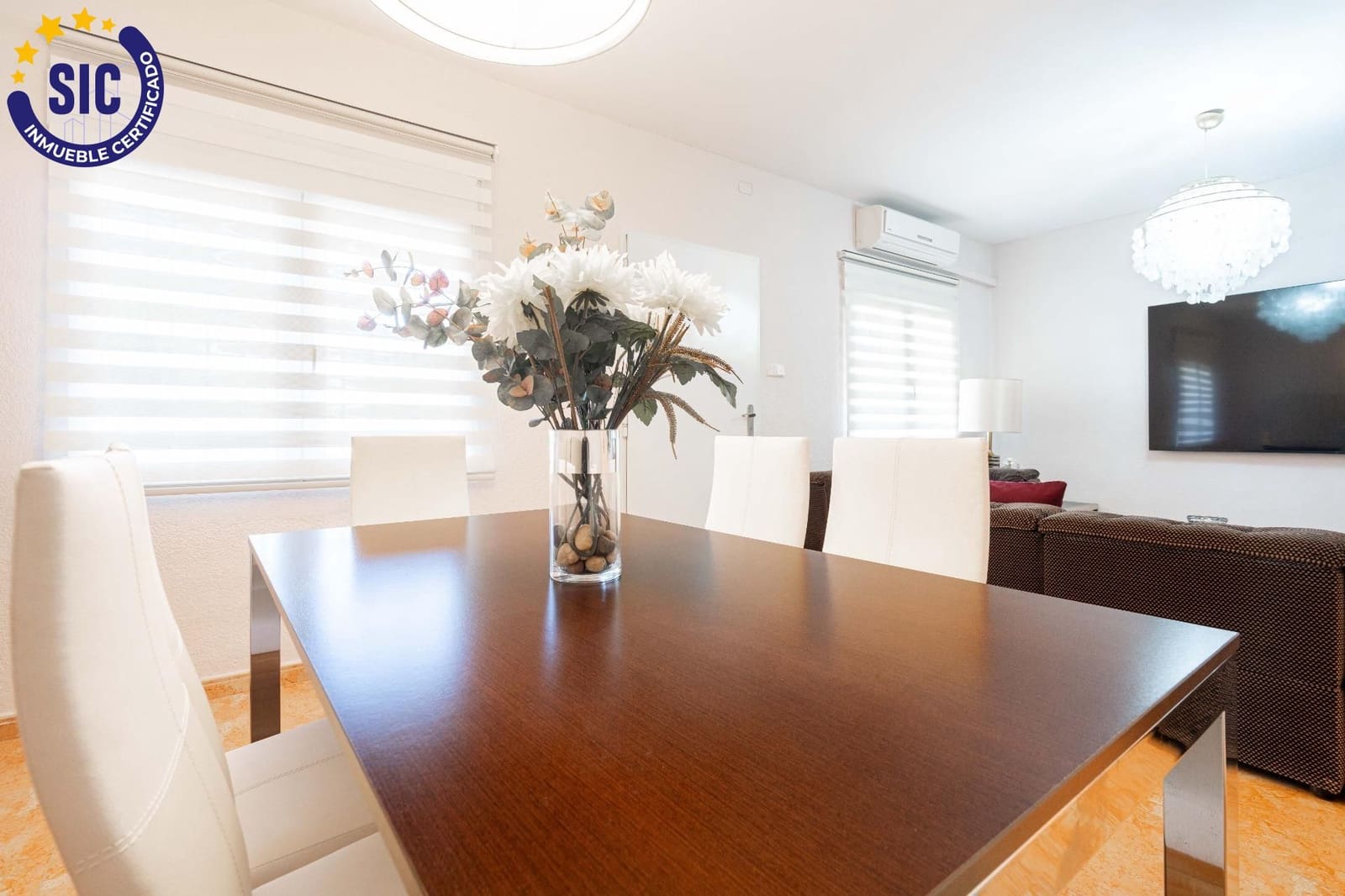 5 bedroom Villa for sale in La Canada with pool - € 460,000 (Ref: 9427411)