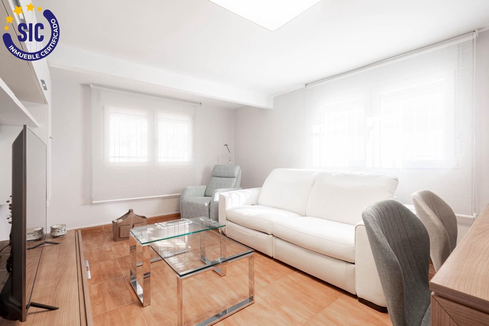 5 bedroom Villa for sale in La Canada with pool - € 460,000 (Ref: 9427411)