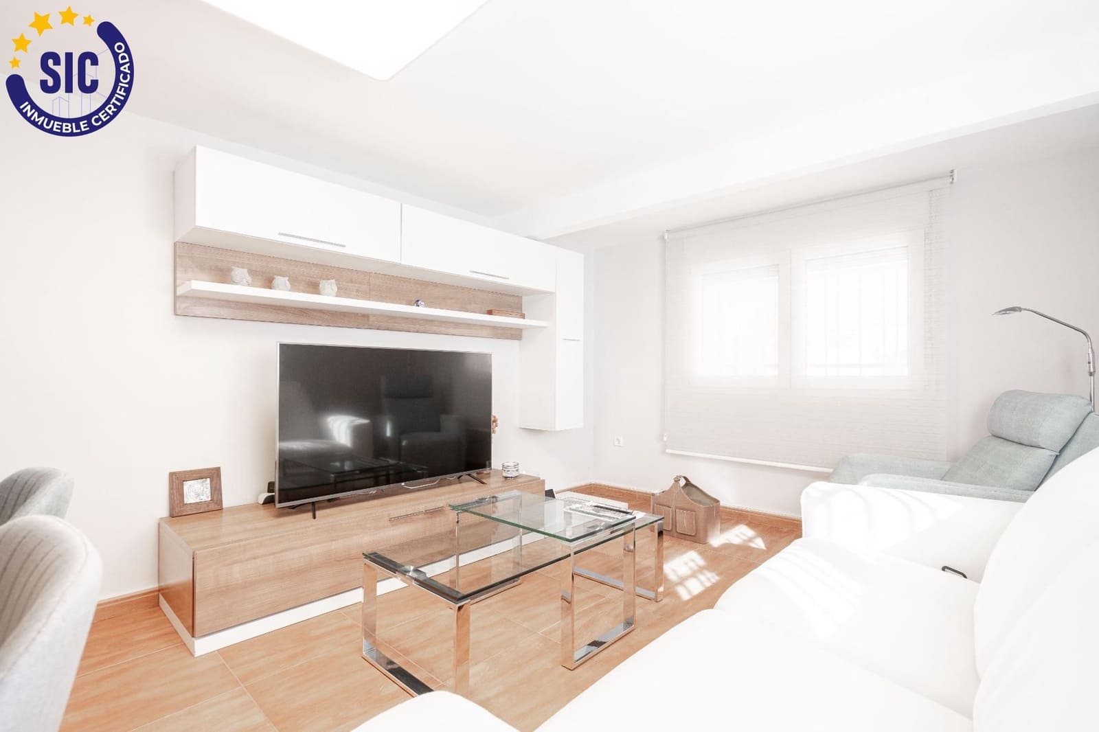 5 bedroom Villa for sale in La Canada with pool - € 460,000 (Ref: 9427411)