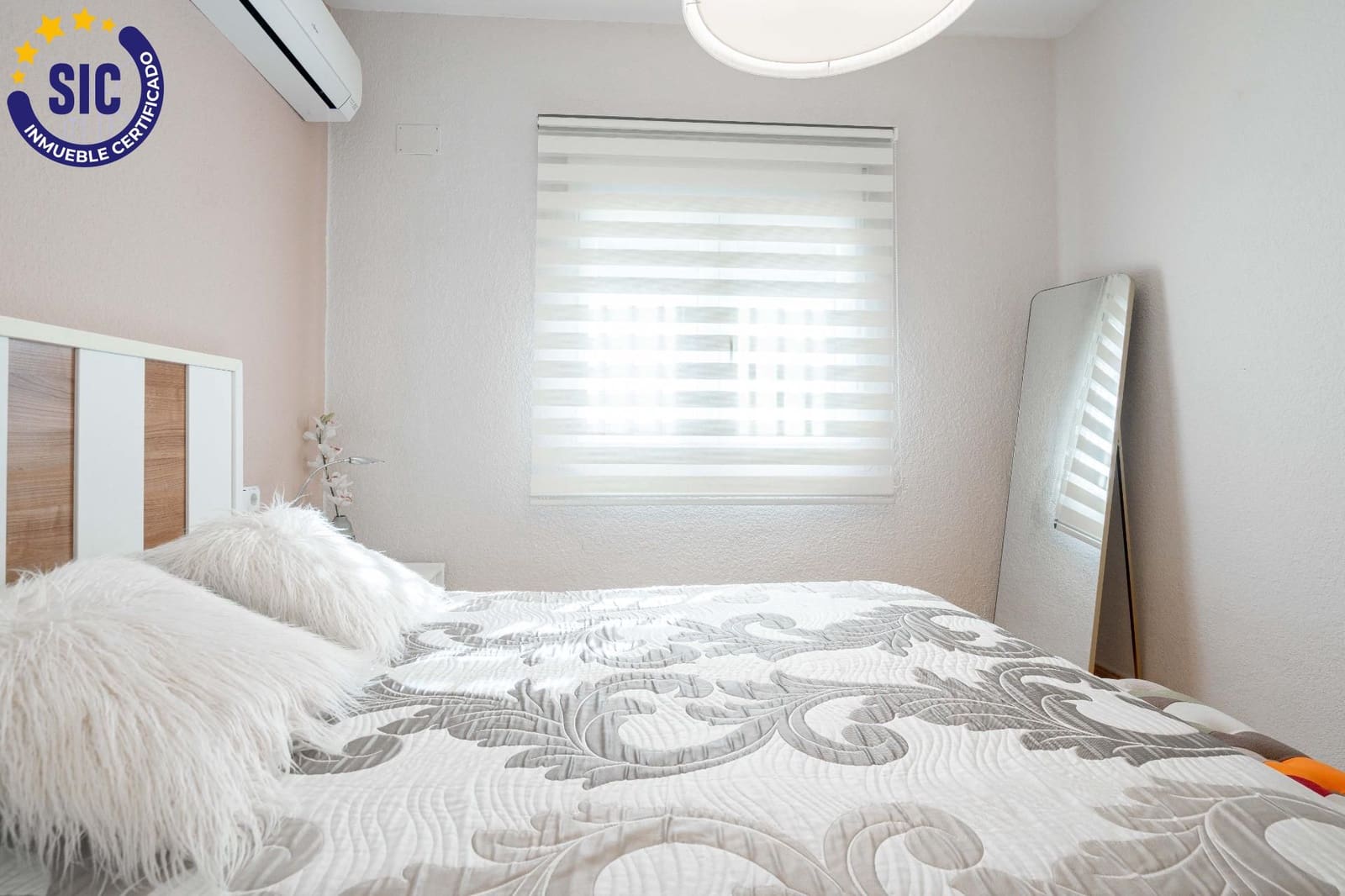 5 bedroom Villa for sale in La Canada with pool - € 460,000 (Ref: 9427411)