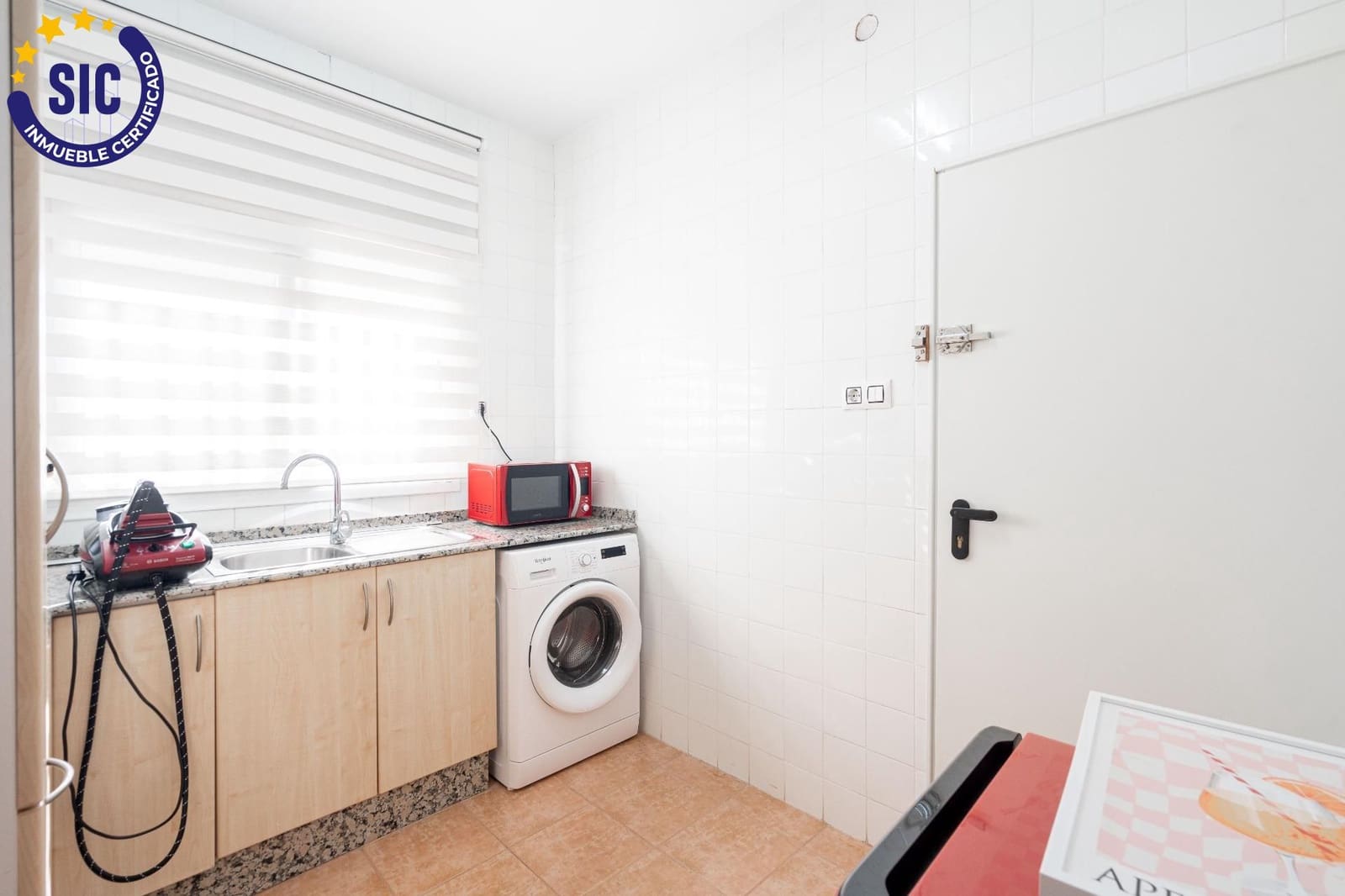 5 bedroom Villa for sale in La Canada with pool - € 460,000 (Ref: 9427411)