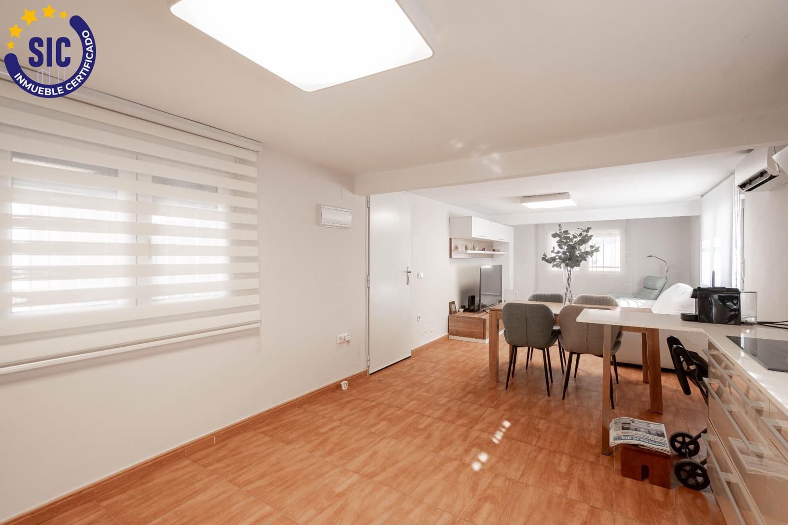 5 bedroom Villa for sale in La Canada with pool - € 460,000 (Ref: 9427411)