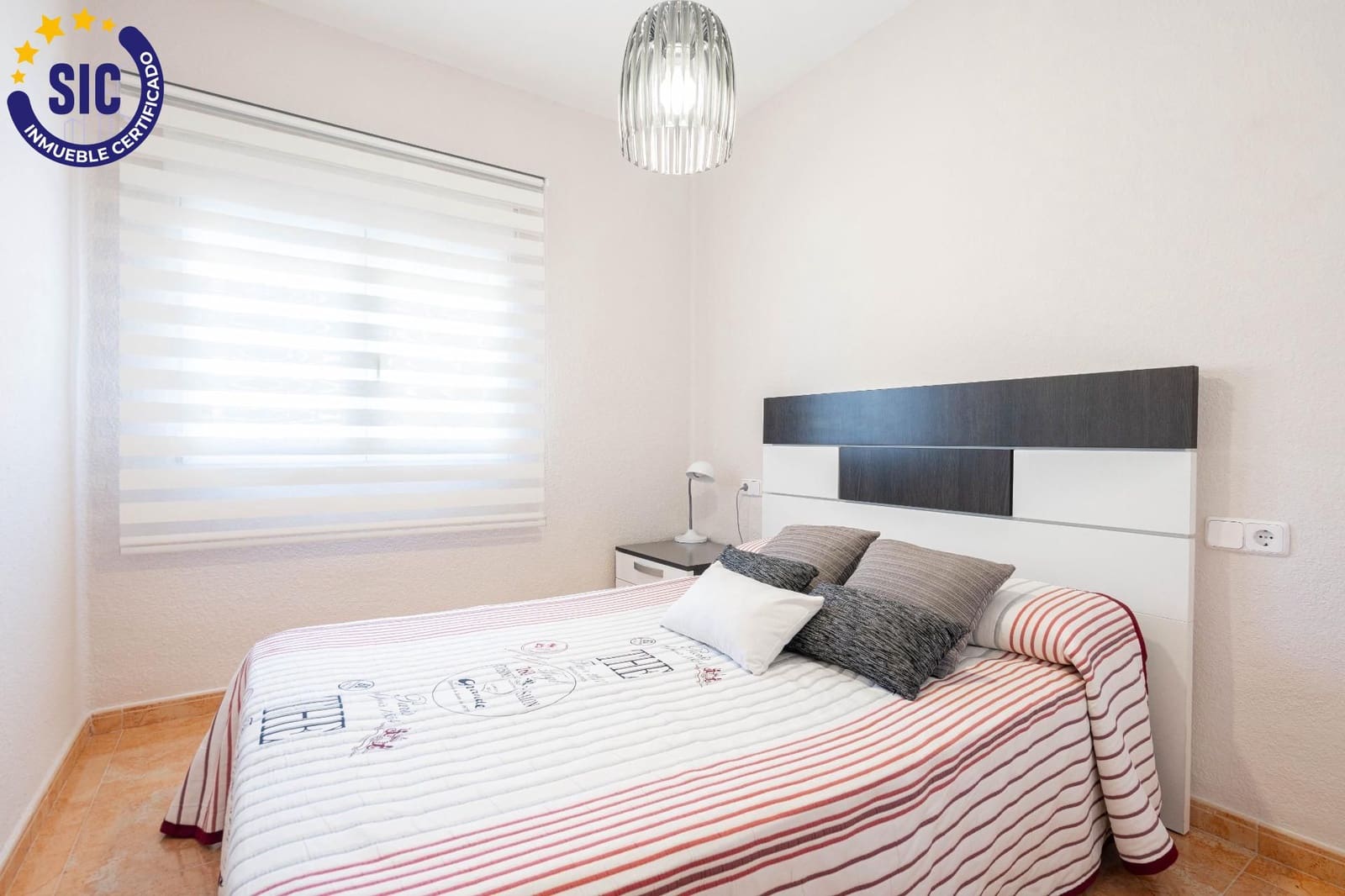 5 bedroom Villa for sale in La Canada with pool - € 460,000 (Ref: 9427411)