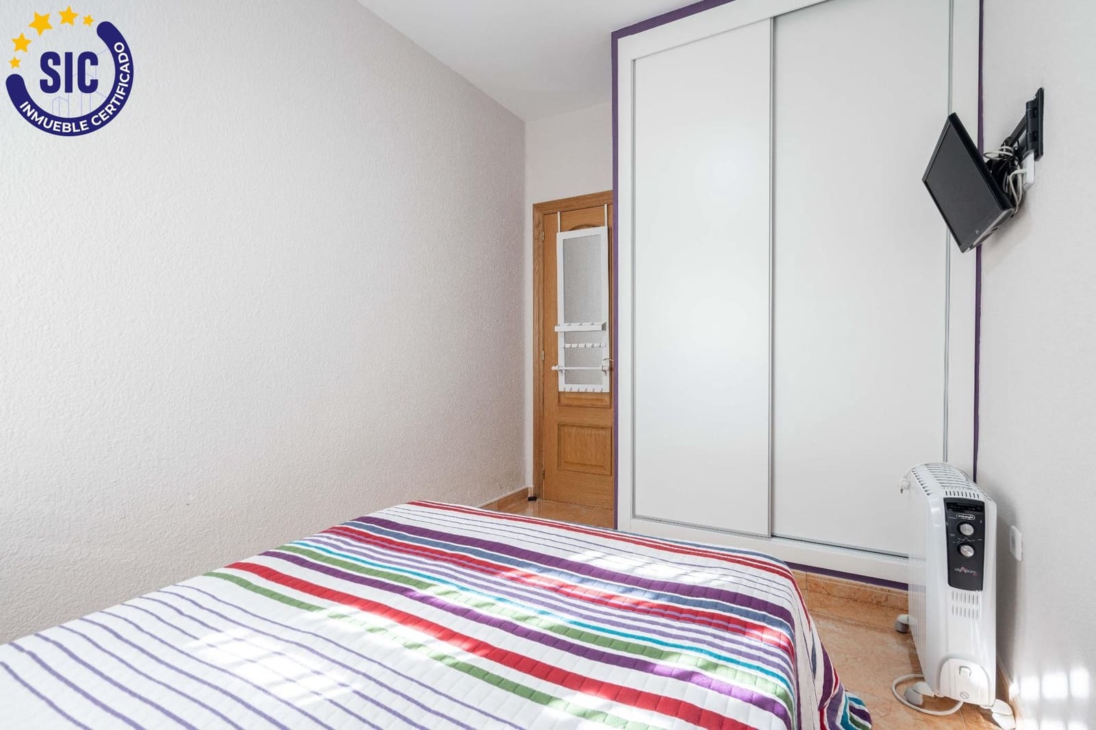 5 bedroom Villa for sale in La Canada with pool - € 460,000 (Ref: 9427411)