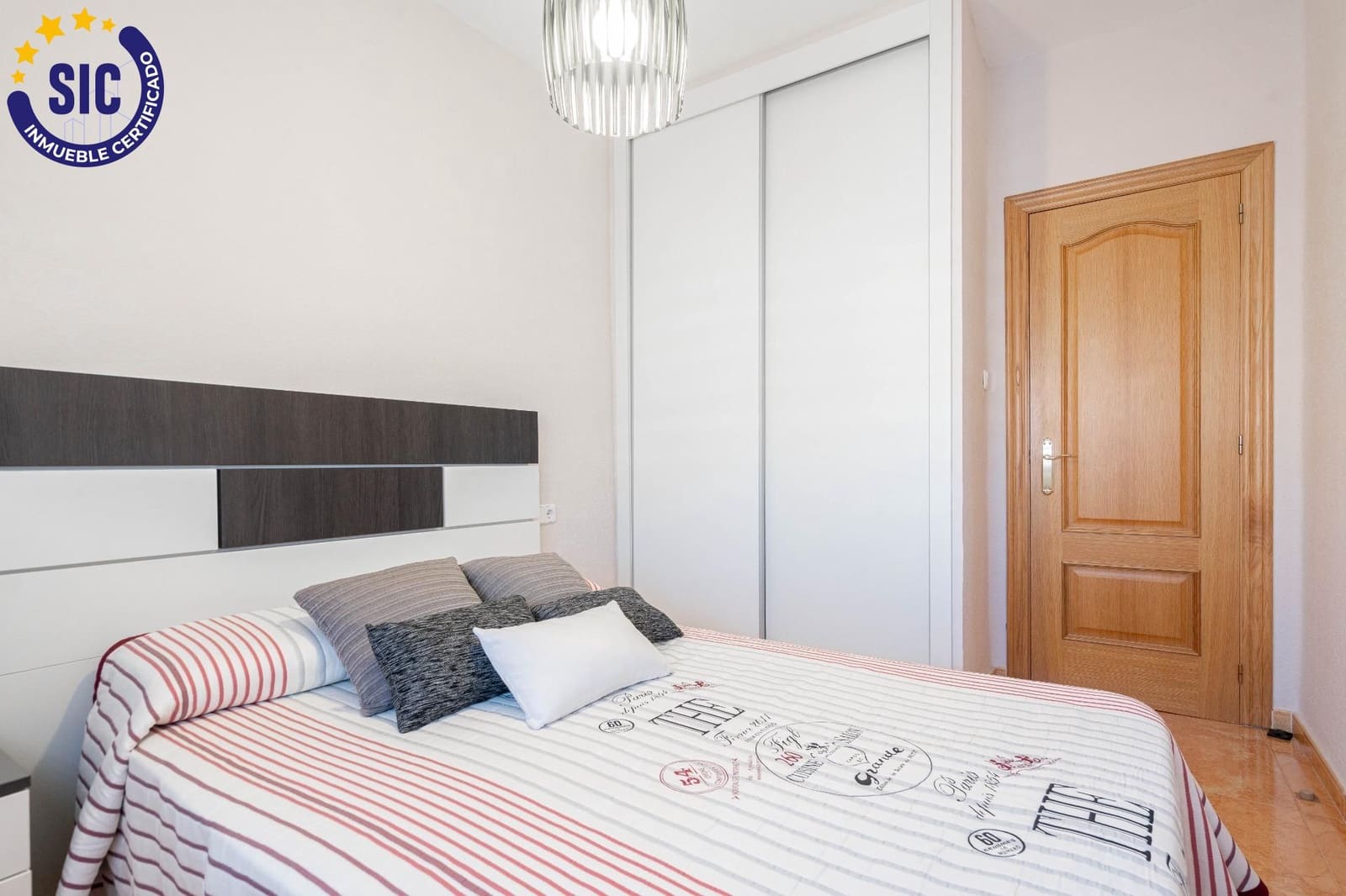 5 bedroom Villa for sale in La Canada with pool - € 460,000 (Ref: 9427411)