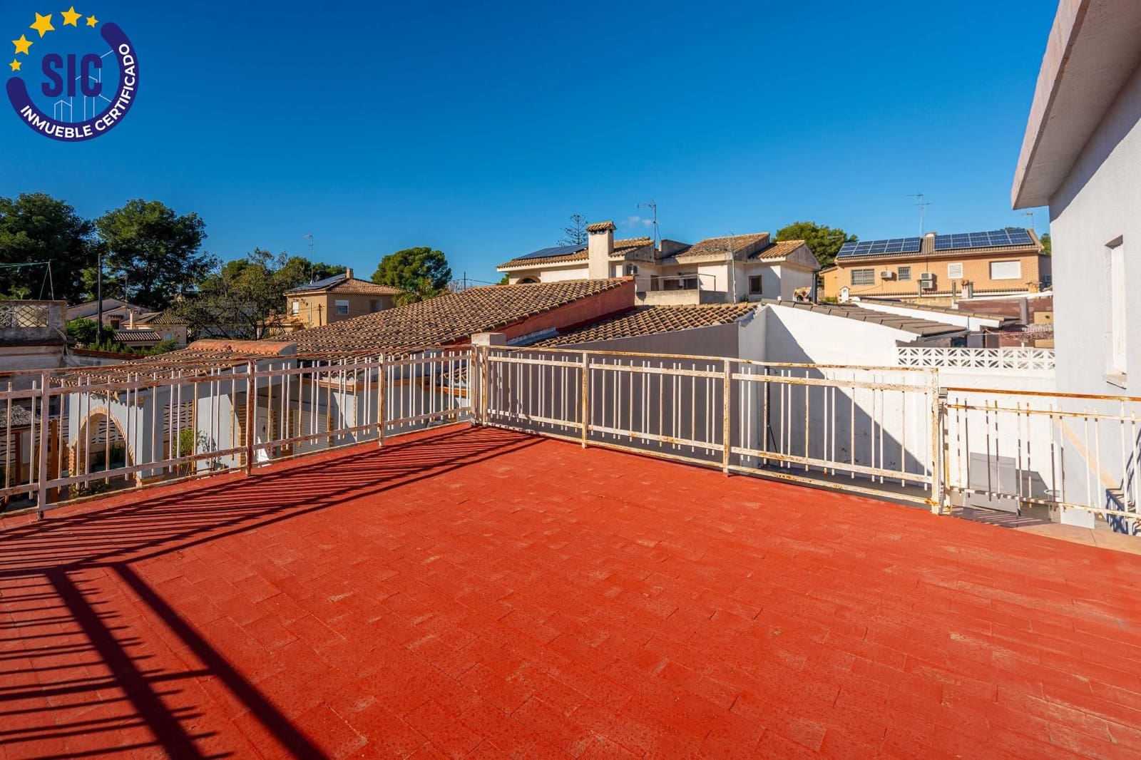 5 bedroom Villa for sale in La Canada with pool - € 460,000 (Ref: 9427411)