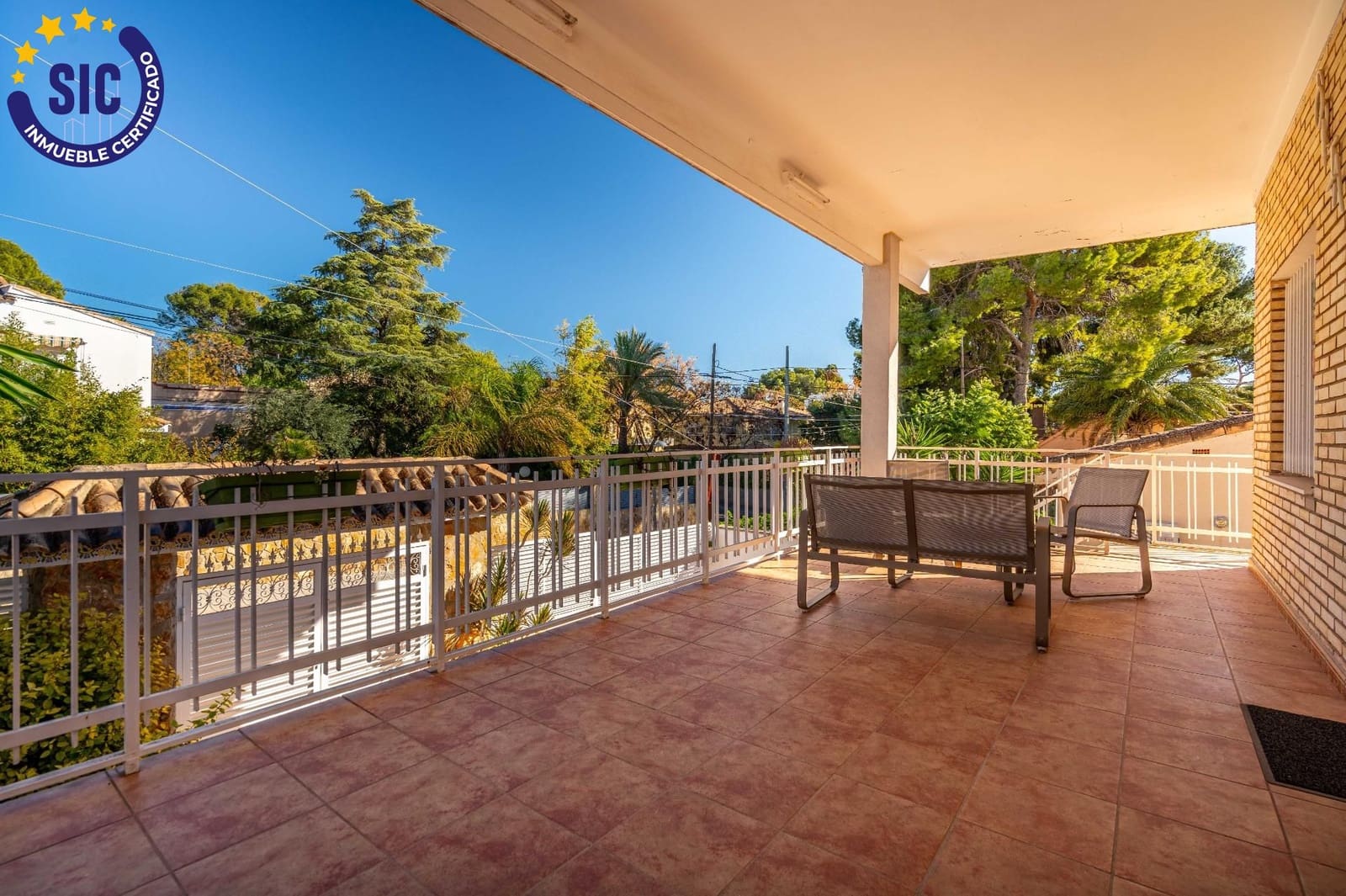 5 bedroom Villa for sale in La Canada with pool - € 460,000 (Ref: 9427411)