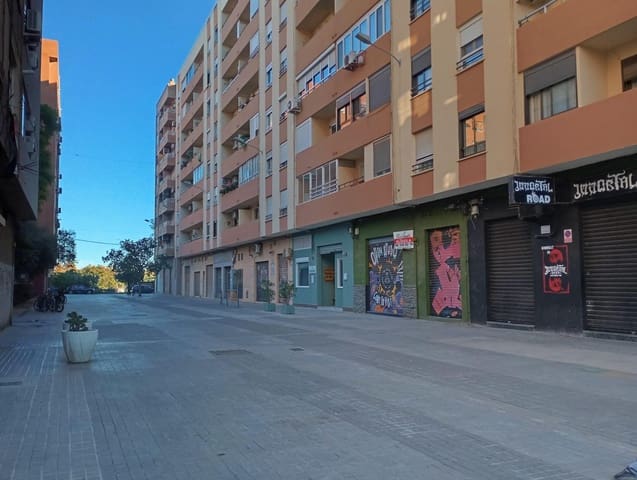 Commercial for sale in Cami de Vera, Valencia city - € 110,000 (Ref: 9435185)