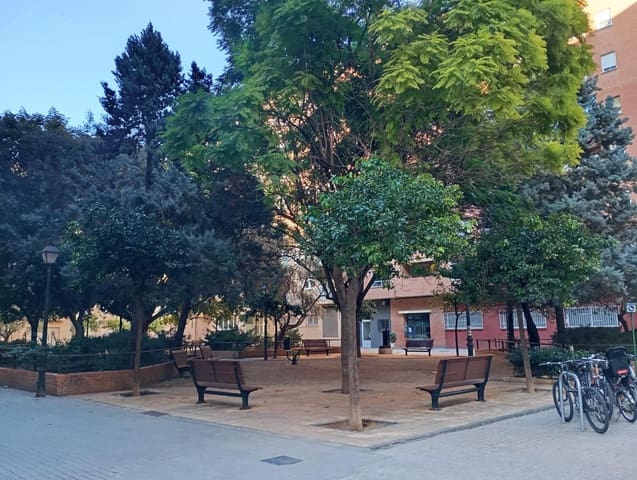 Commercial for sale in Cami de Vera, Valencia city - € 110,000 (Ref: 9435185)