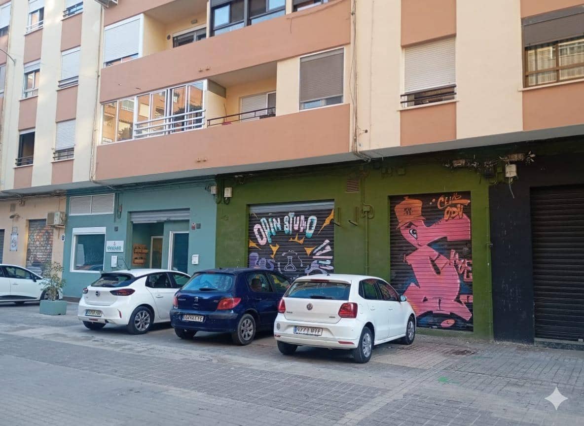 Kommersiell til salgs i Valencia by - € 110 000 (Ref: 9435185)