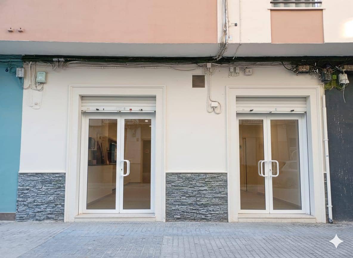 Kommersiell til salgs i Valencia by - € 110 000 (Ref: 9435185)