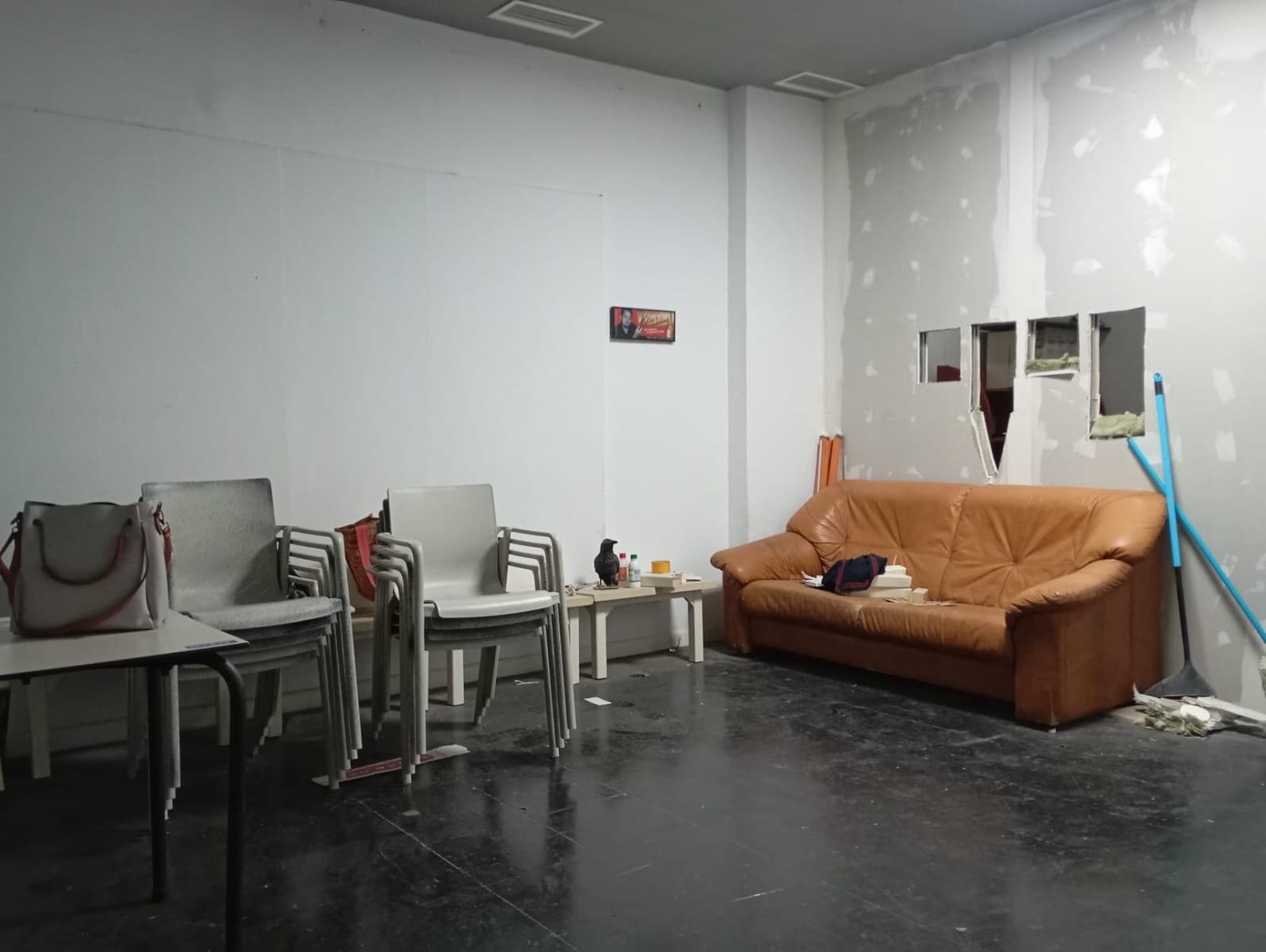 Kommersiell til salgs i Valencia by - € 110 000 (Ref: 9435185)