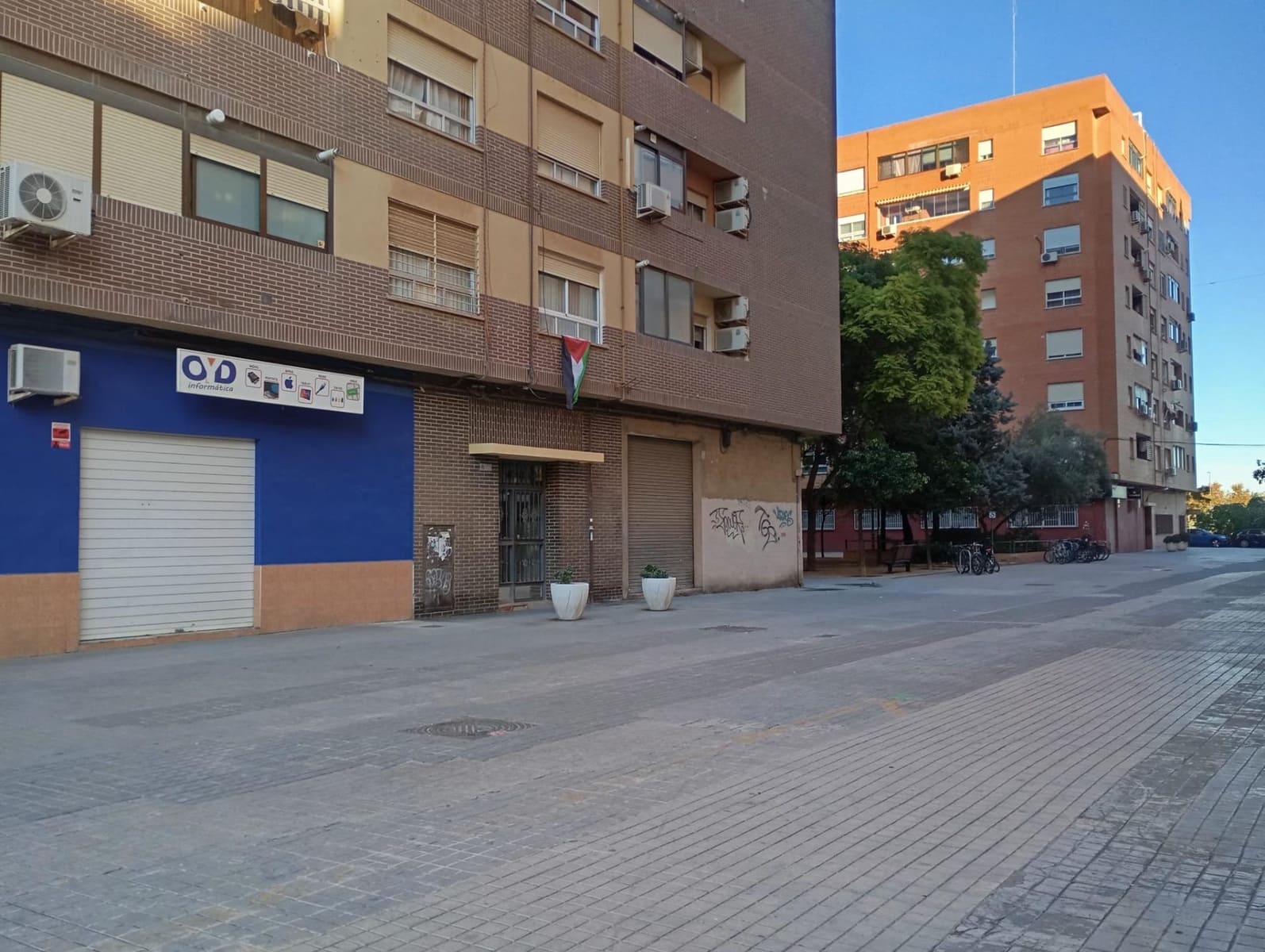 Kommersiell til salgs i Valencia by - € 110 000 (Ref: 9435185)