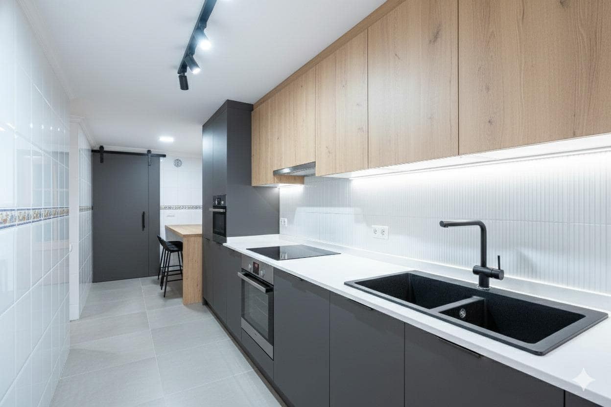 3 bedroom Flat for sale in Valencia city - € 320,000 (Ref: 9437572)