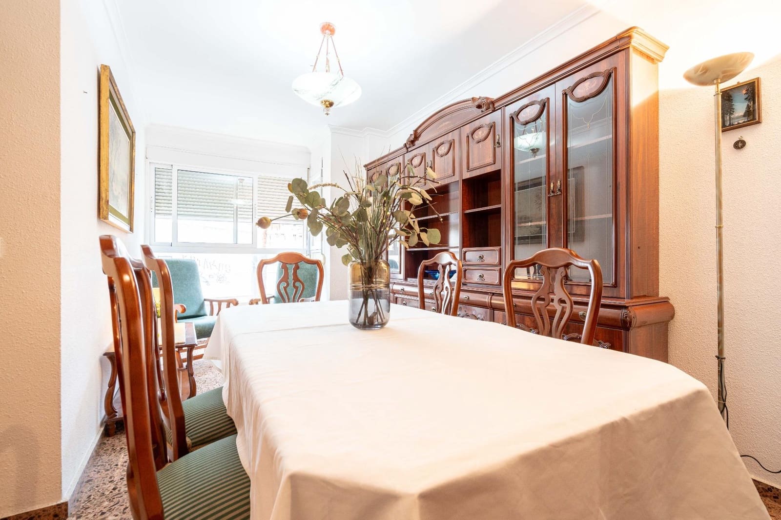 3 bedroom Flat for sale in Valencia city - € 320,000 (Ref: 9437572)