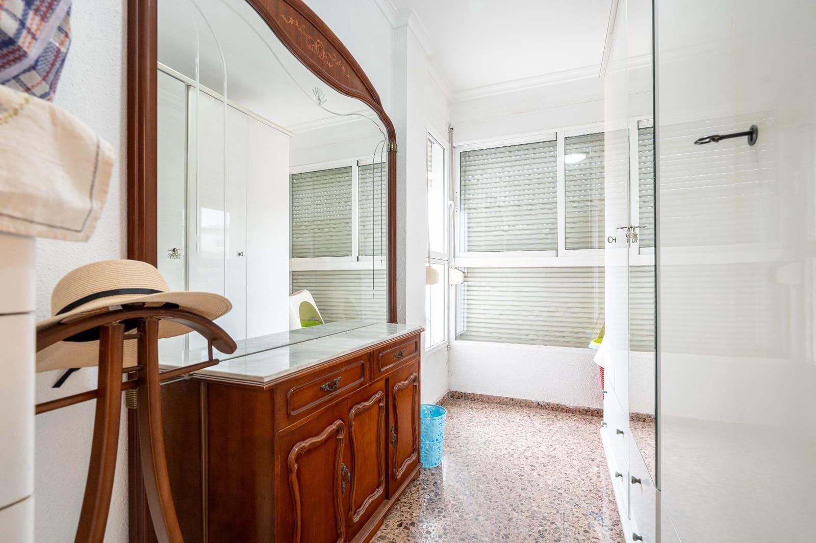 3 bedroom Flat for sale in Valencia city - € 320,000 (Ref: 9437572)