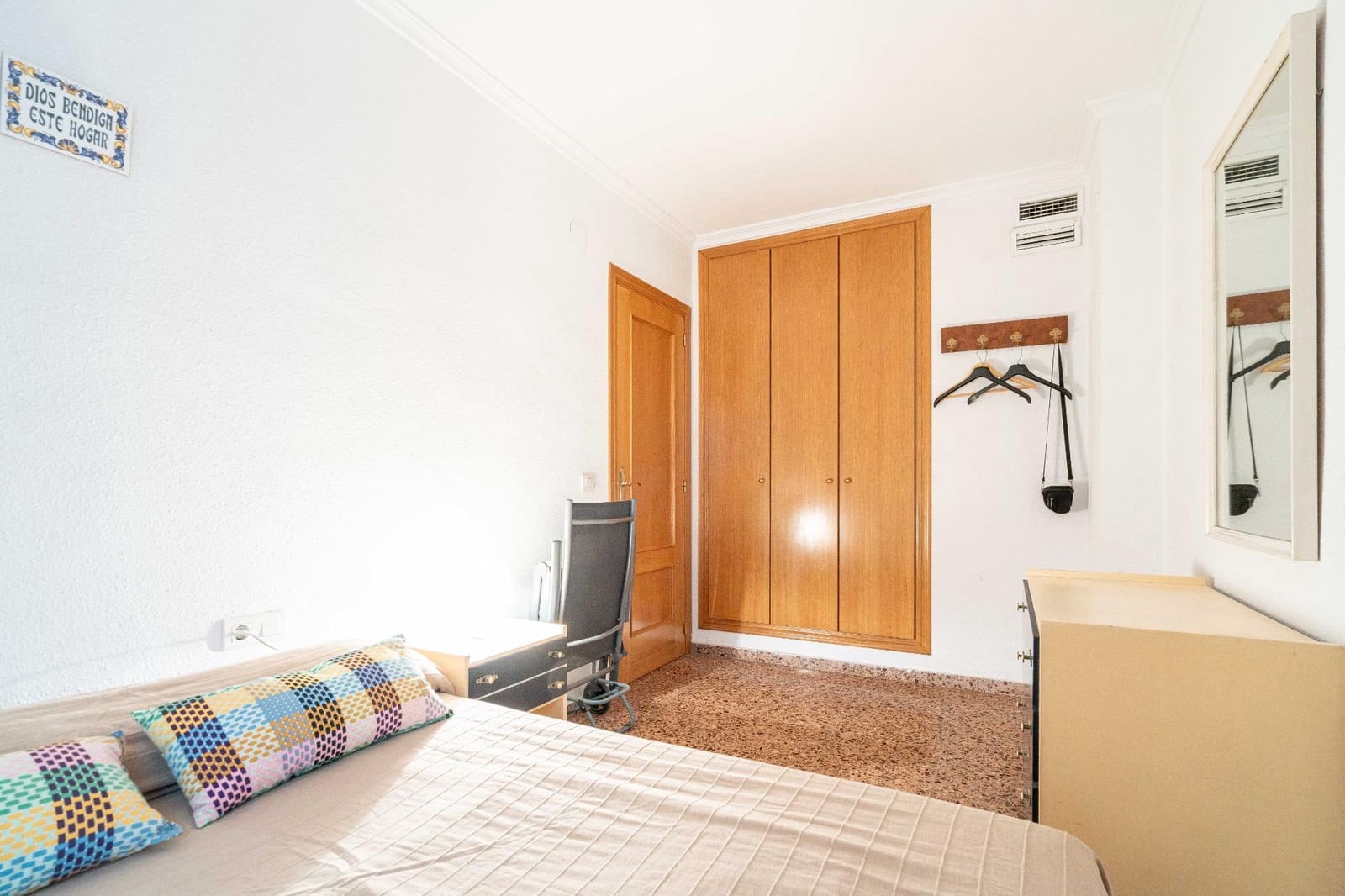 3 bedroom Flat for sale in Valencia city - € 320,000 (Ref: 9437572)