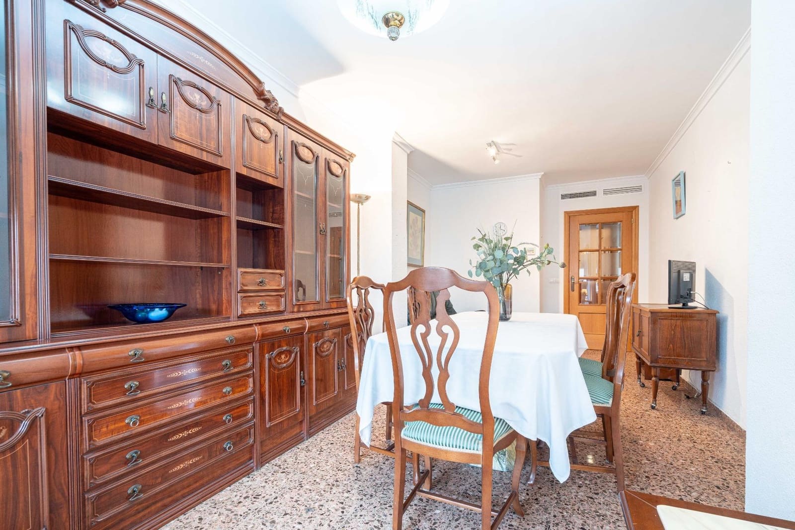 3 bedroom Flat for sale in Valencia city - € 320,000 (Ref: 9437572)