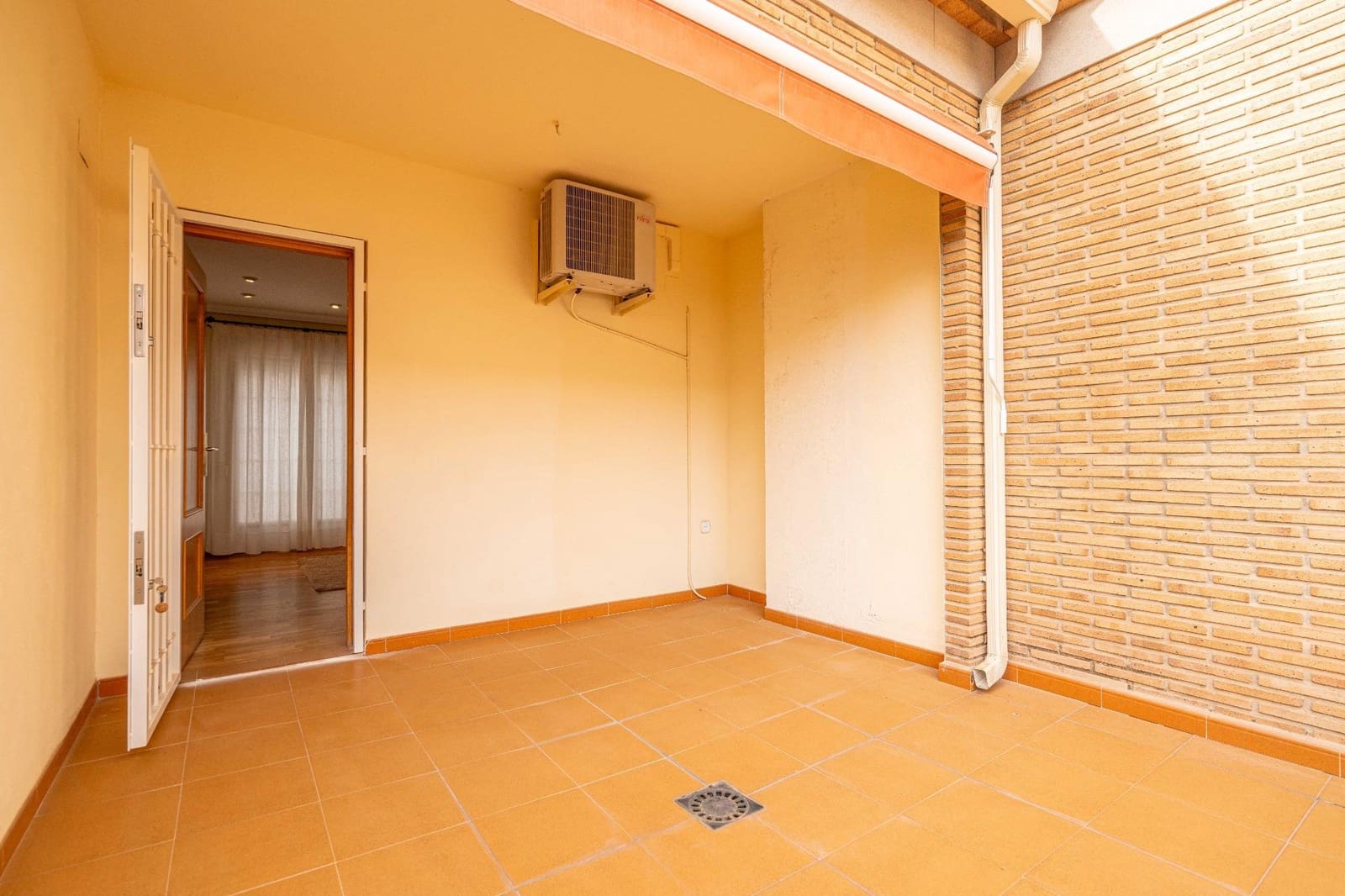 5 soveværelse Villa til salg i Canals med swimmingpool garage - € 699.000 (Ref: 9437574)