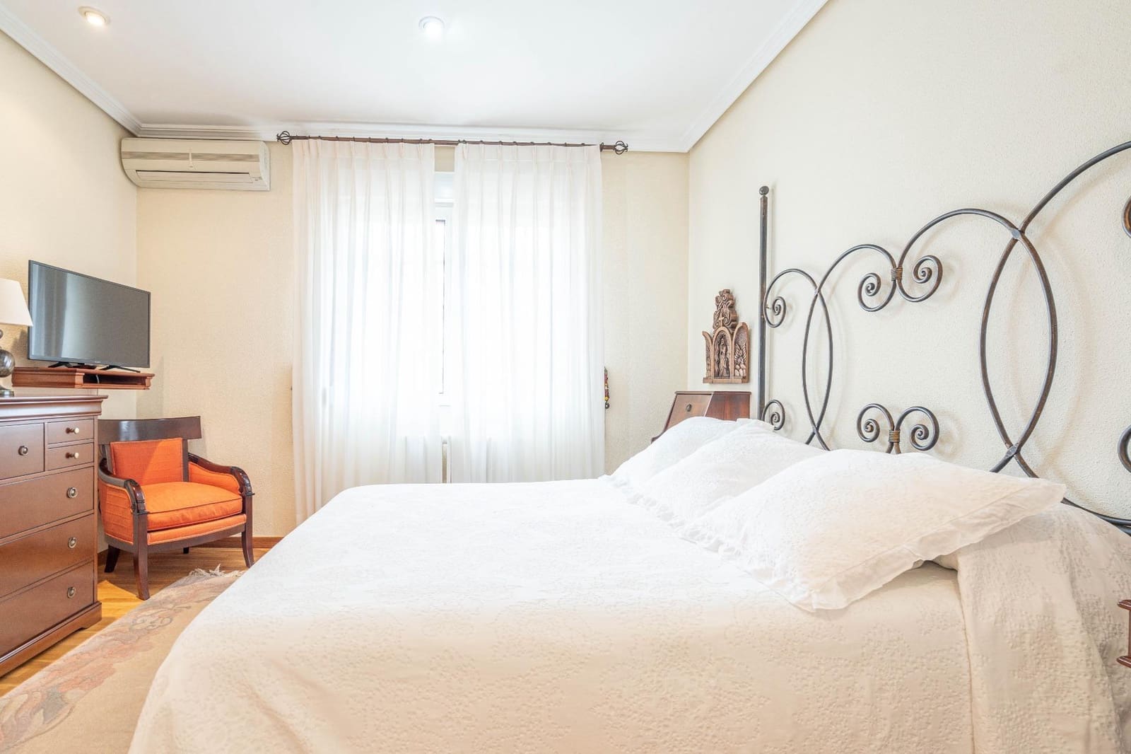 5 soveværelse Villa til salg i Canals med swimmingpool garage - € 699.000 (Ref: 9437574)