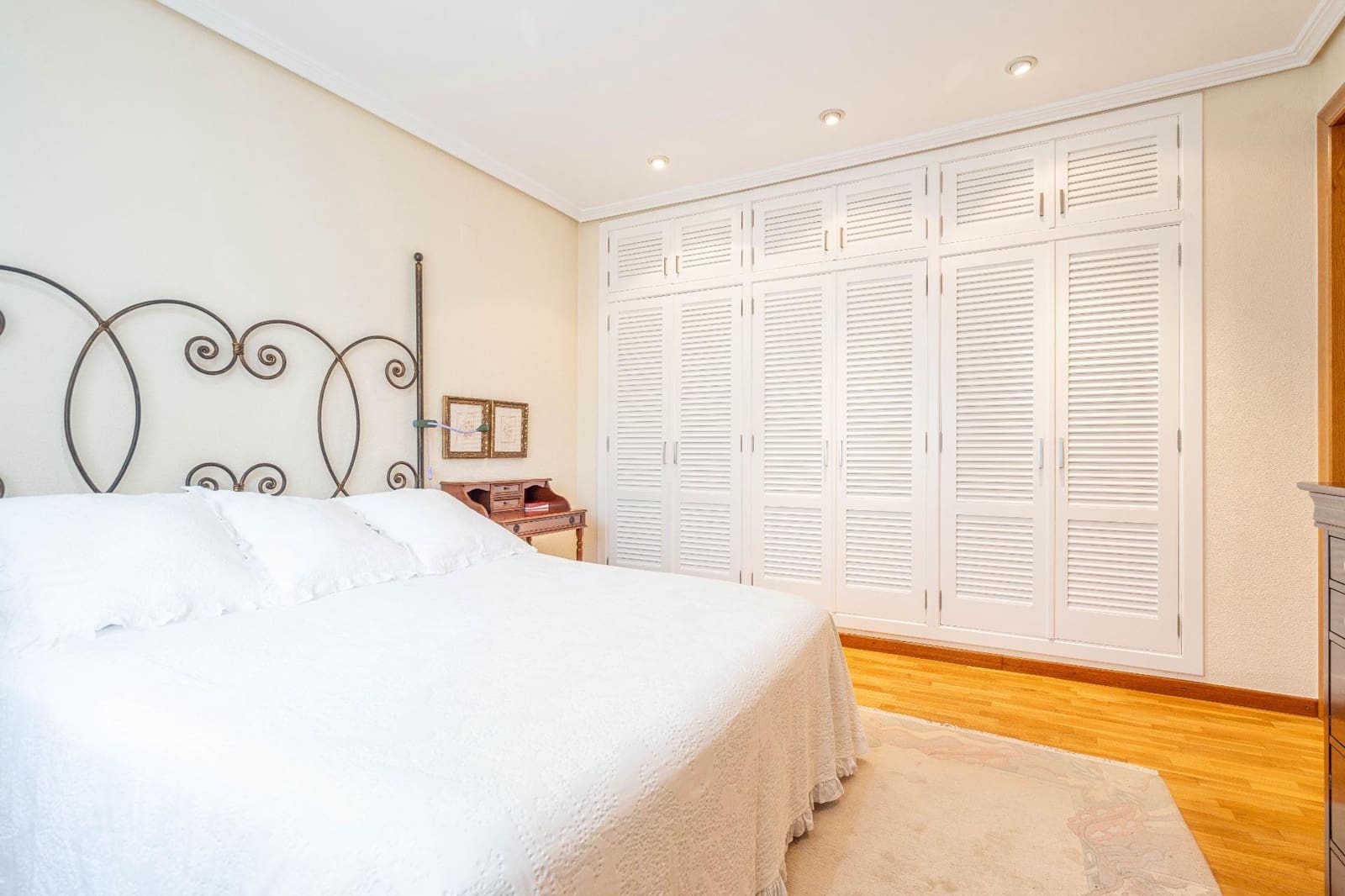 5 soveværelse Villa til salg i Canals med swimmingpool garage - € 699.000 (Ref: 9437574)