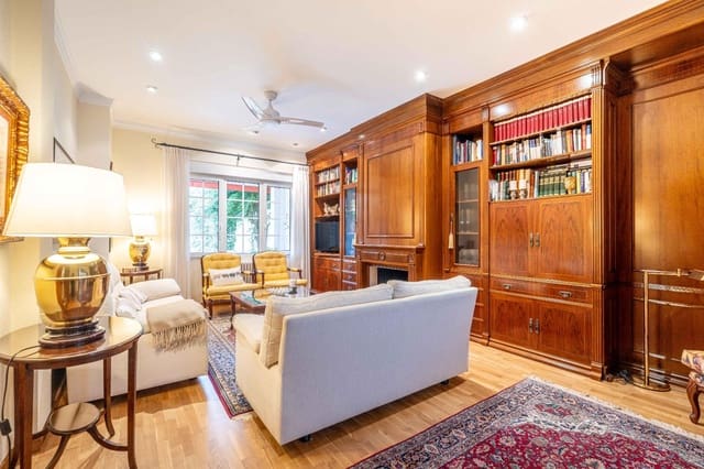 5 soveværelse Villa til salg i Canals med swimmingpool garage - € 699.000 (Ref: 9437574)