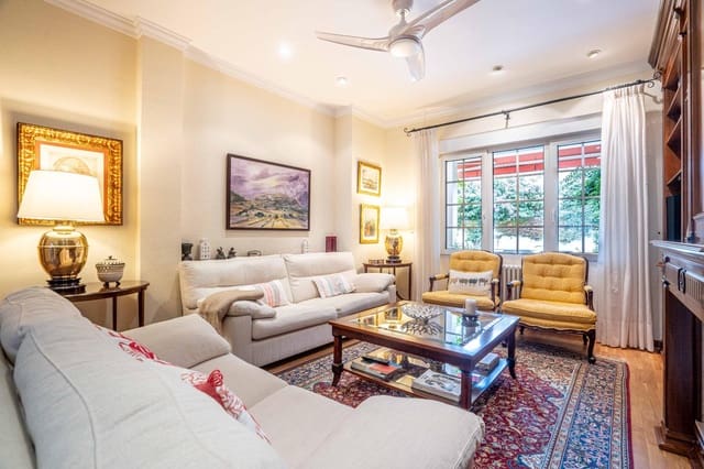 5 soveværelse Villa til salg i Canals med swimmingpool garage - € 699.000 (Ref: 9437574)