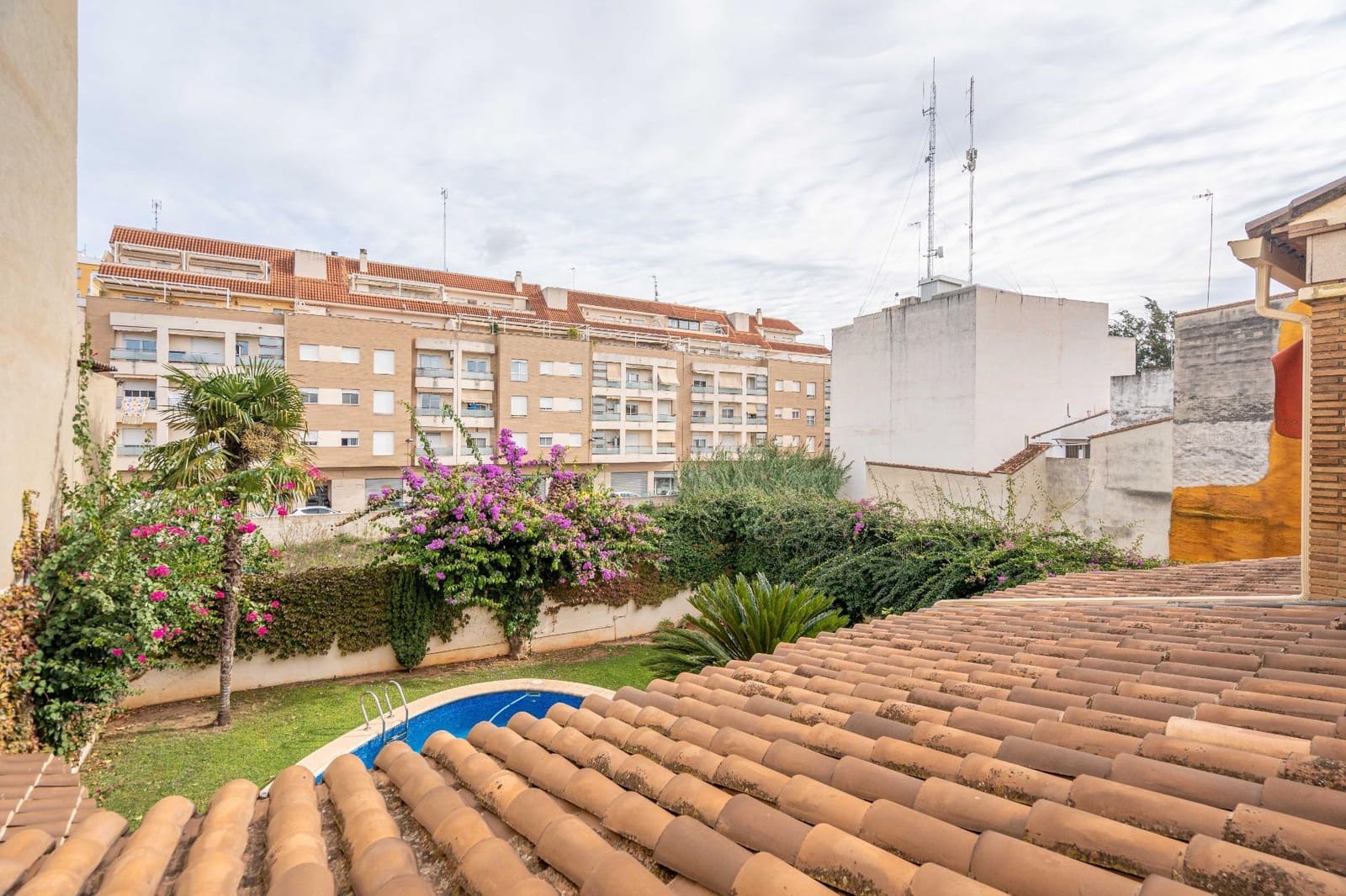 5 soveværelse Villa til salg i Canals med swimmingpool garage - € 699.000 (Ref: 9437574)