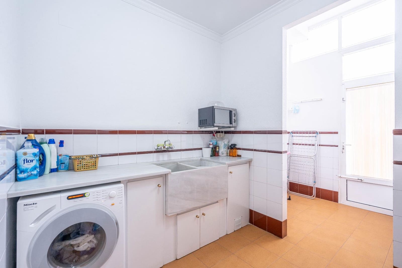 5 soveværelse Villa til salg i Canals med swimmingpool garage - € 699.000 (Ref: 9437574)